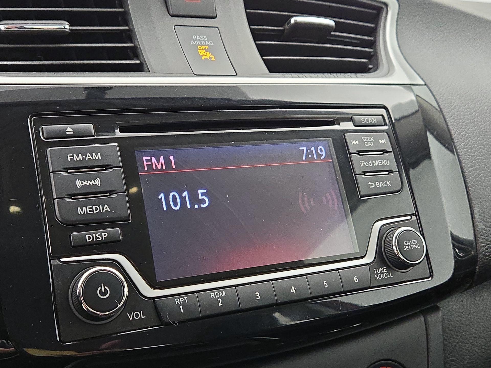 Thumbnail: 2017 Nissan Sentra - 15