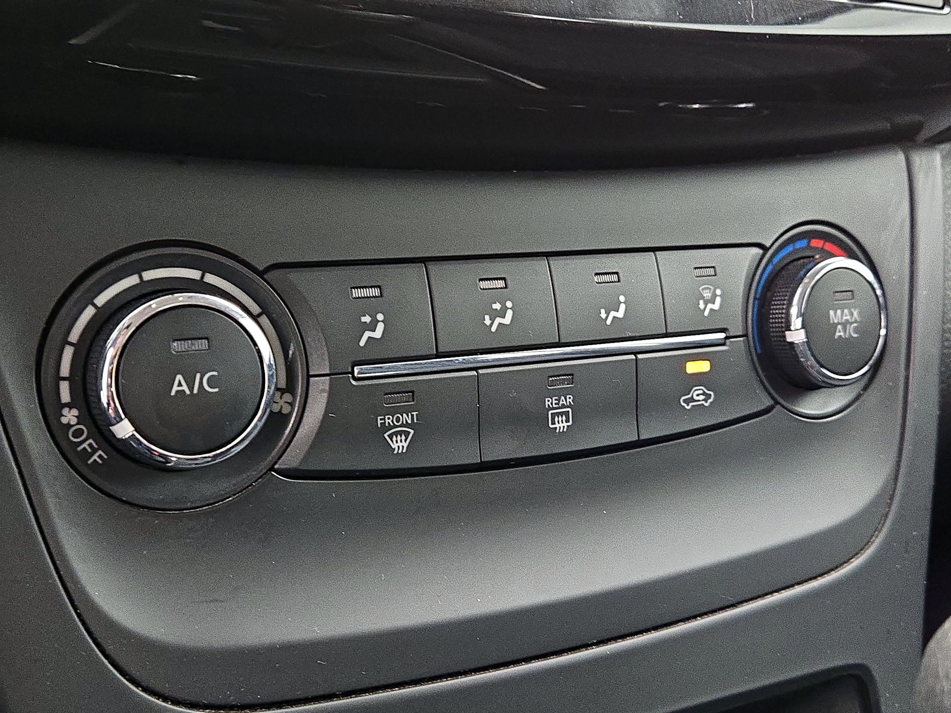 Thumbnail: 2017 Nissan Sentra - 16