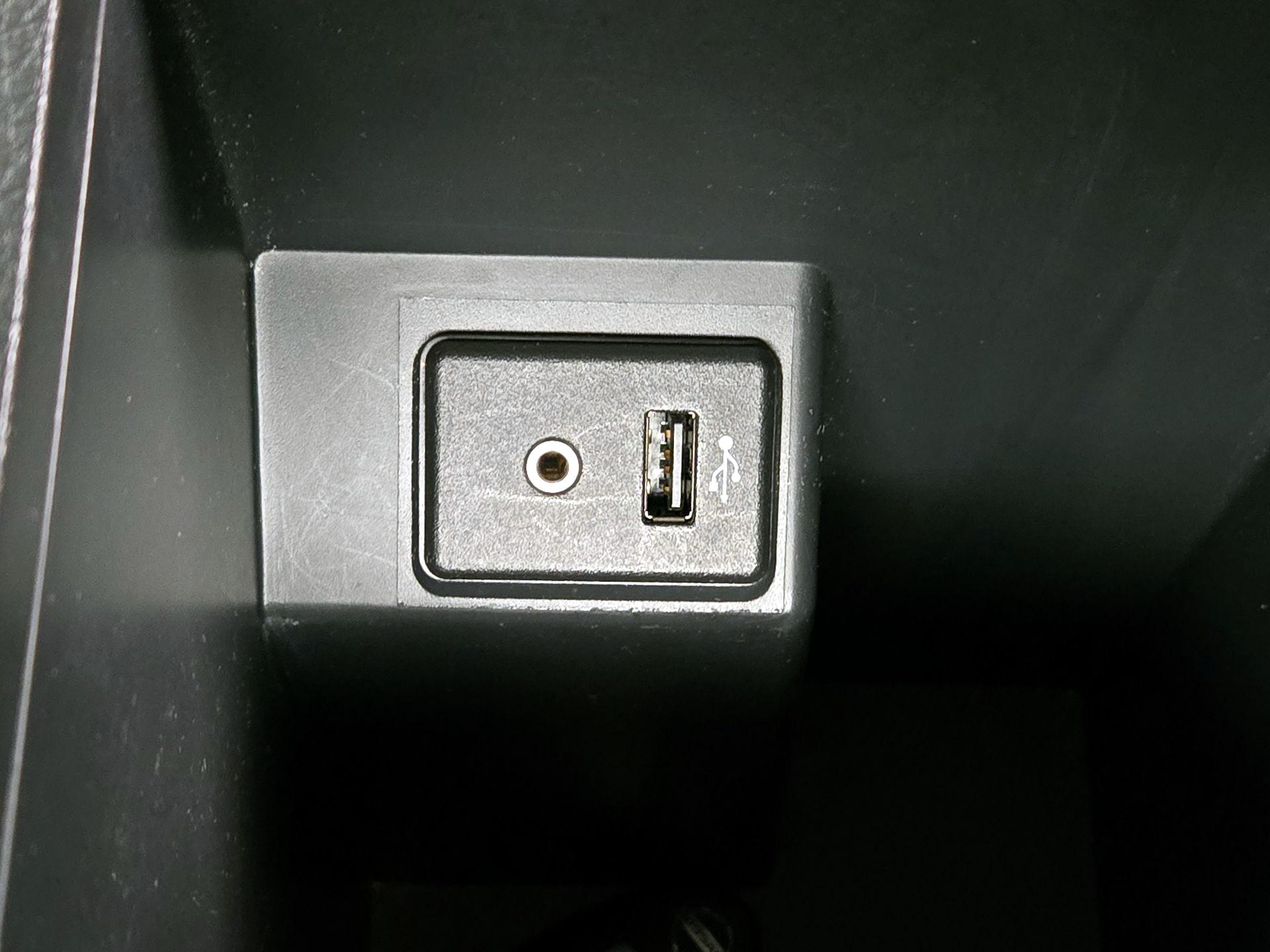 Thumbnail: 2017 Nissan Sentra - 18