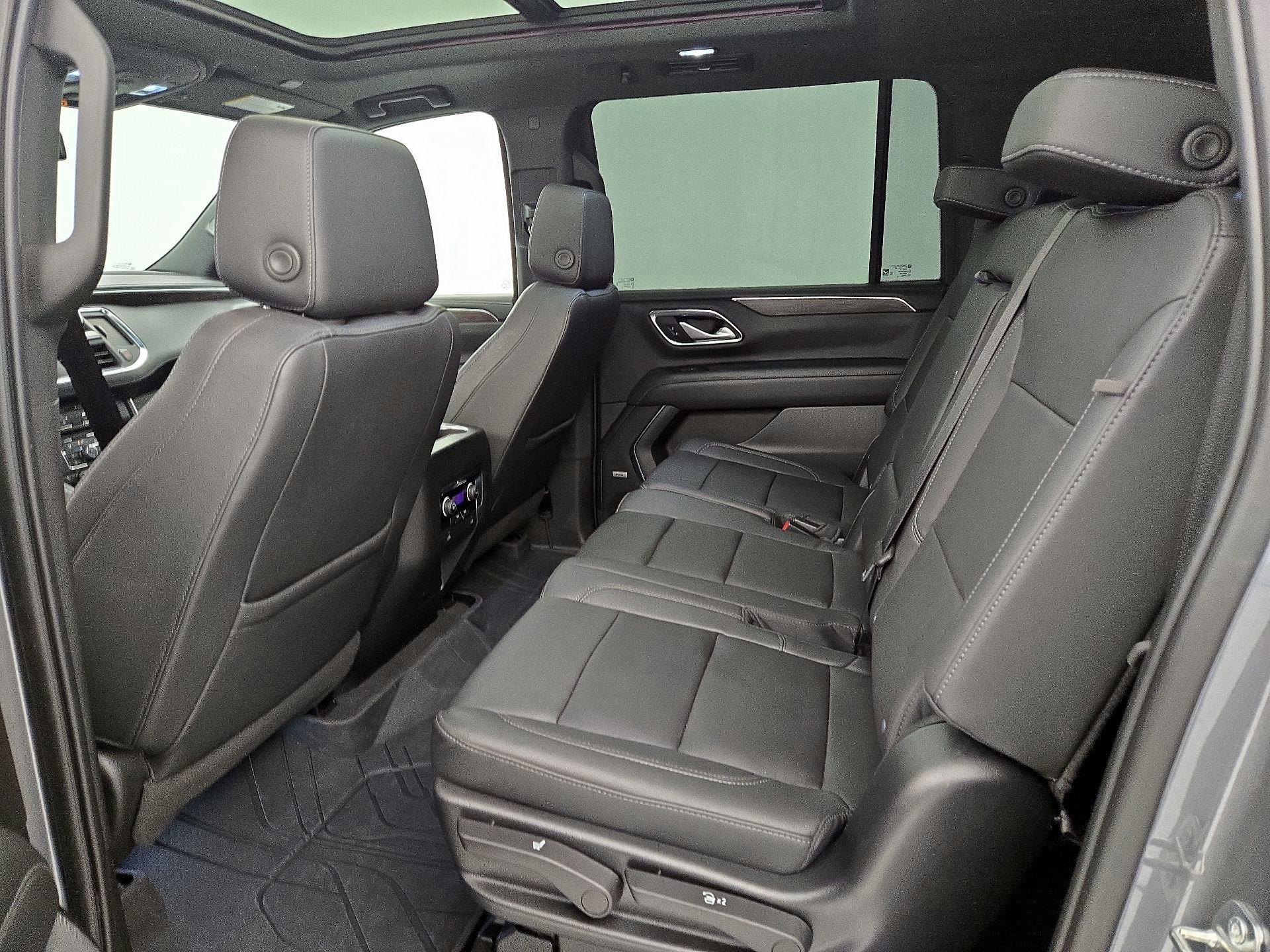Thumbnail: 2022 Chevrolet Suburban - 20