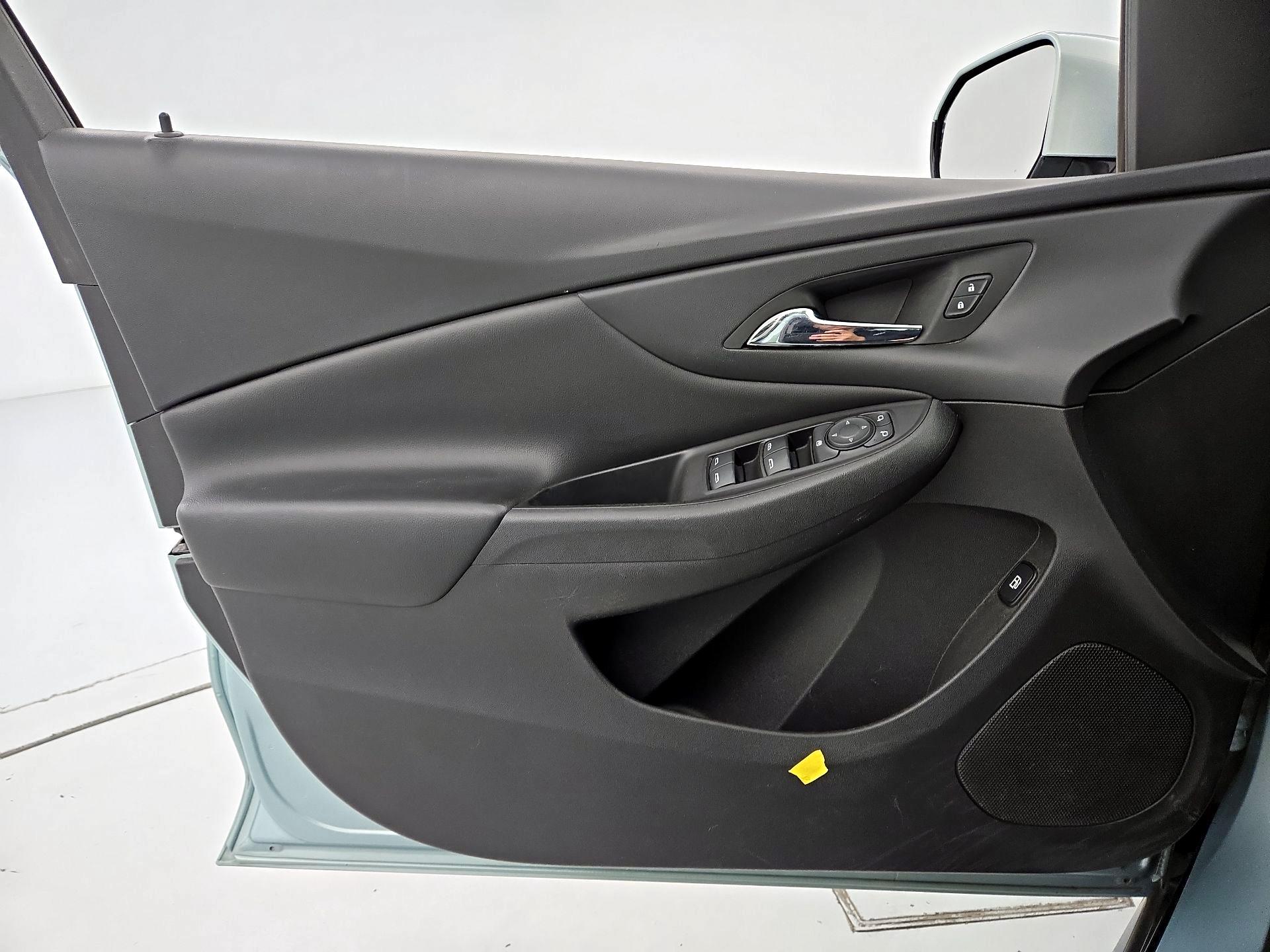 Thumbnail: 2019 Chevrolet Volt - 12