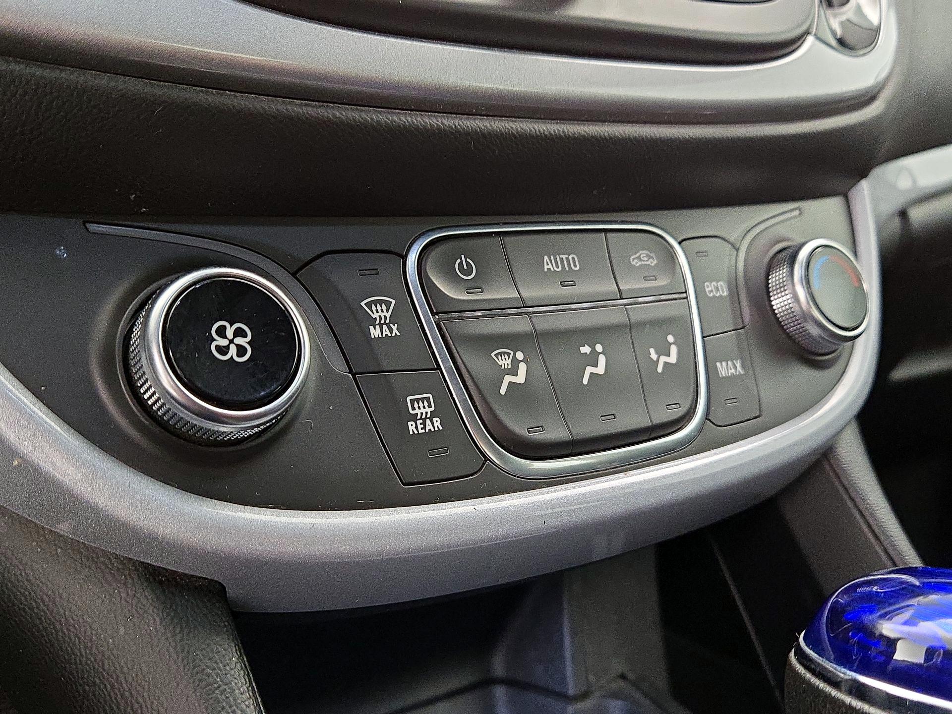 Thumbnail: 2019 Chevrolet Volt - 16