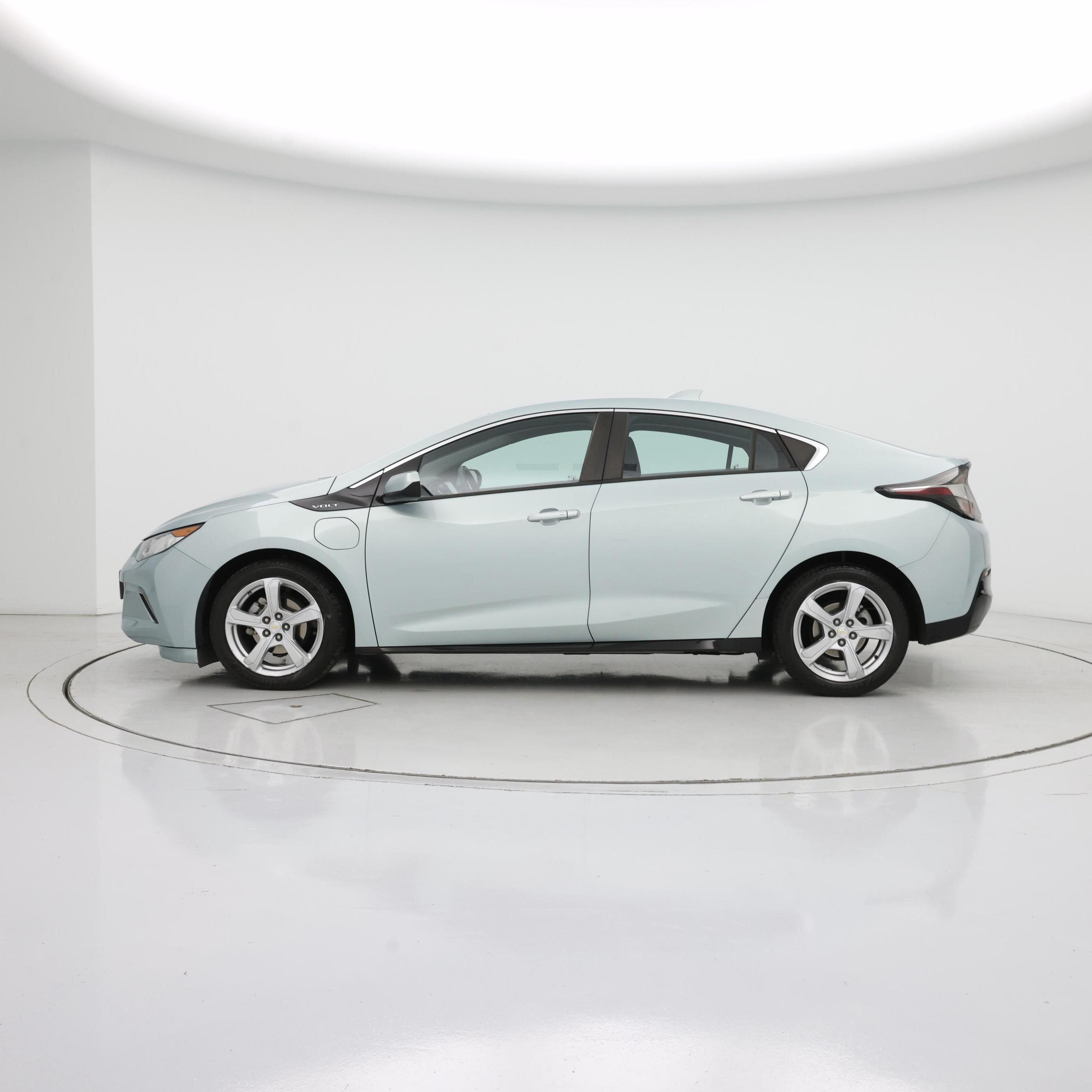 Thumbnail: 2019 Chevrolet Volt - 3