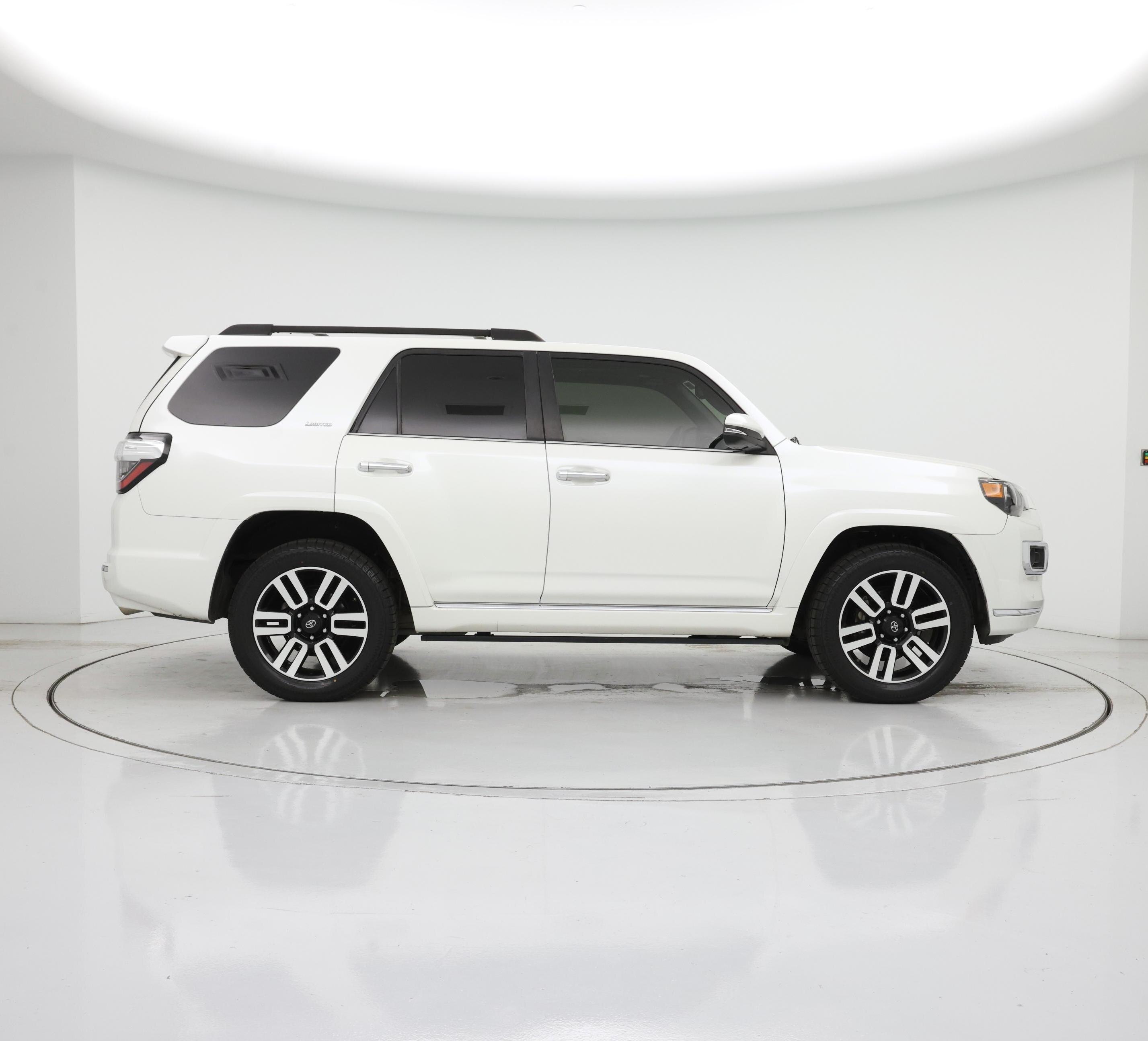 Thumbnail: 2018 Toyota 4Runner - 7