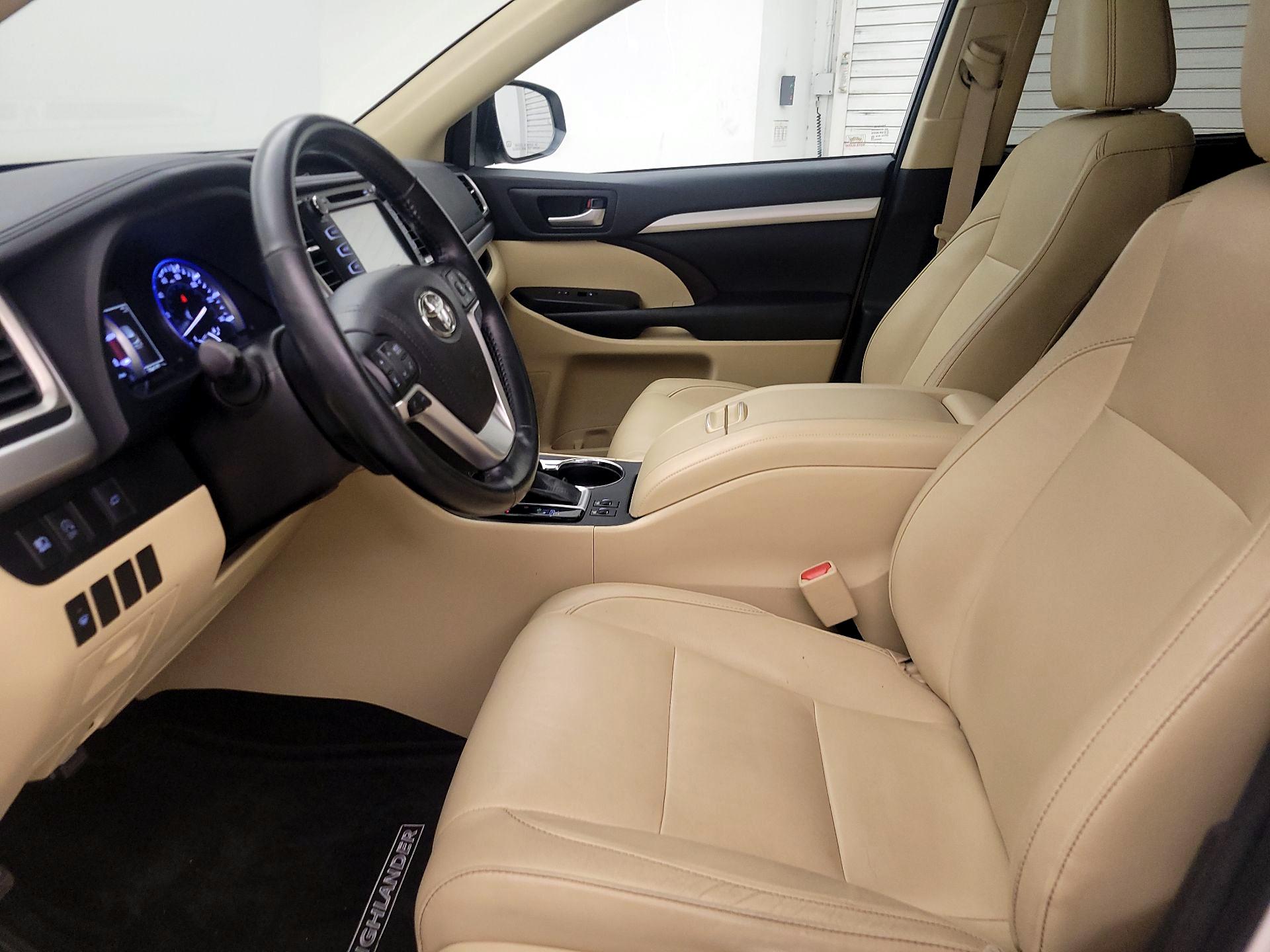 Thumbnail: 2018 Toyota Highlander - 11