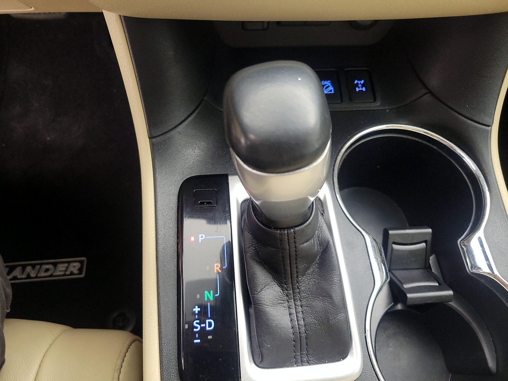 Thumbnail: 2018 Toyota Highlander - 17