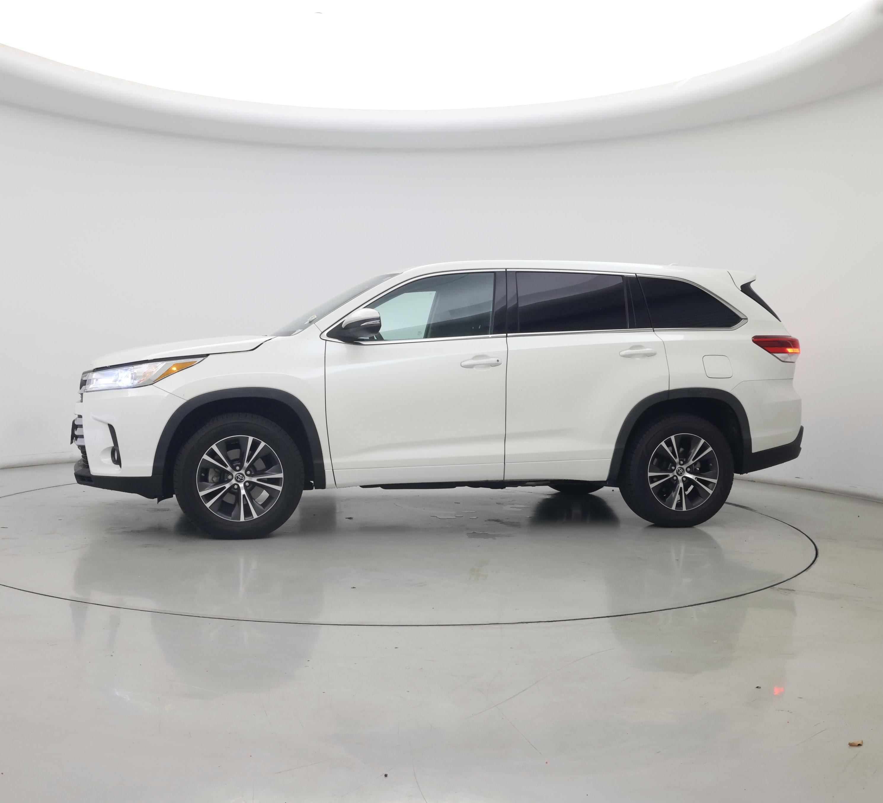 Thumbnail: 2018 Toyota Highlander - 3