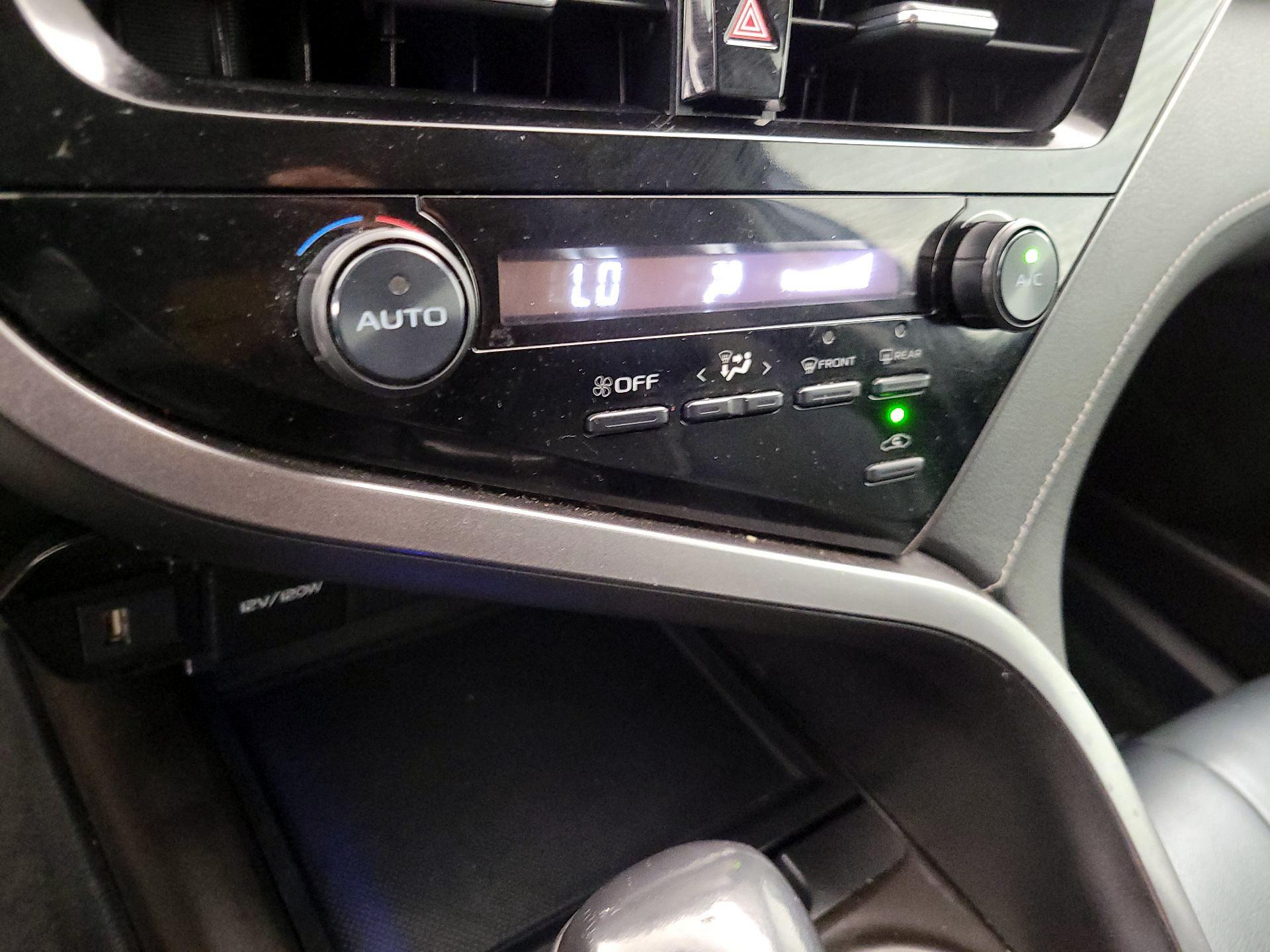 Thumbnail: 2021 Toyota Camry - 16