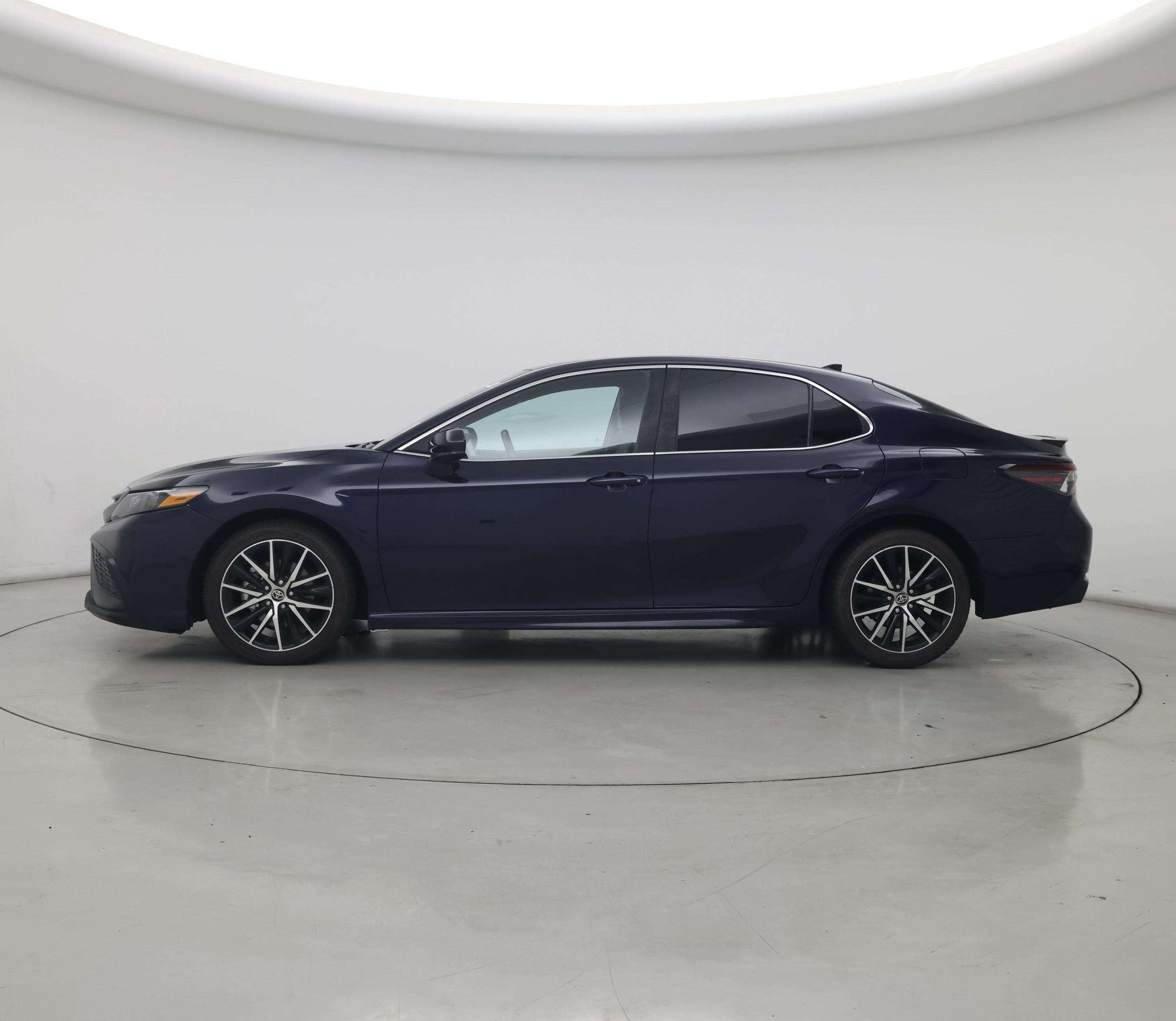 Thumbnail: 2021 Toyota Camry - 3