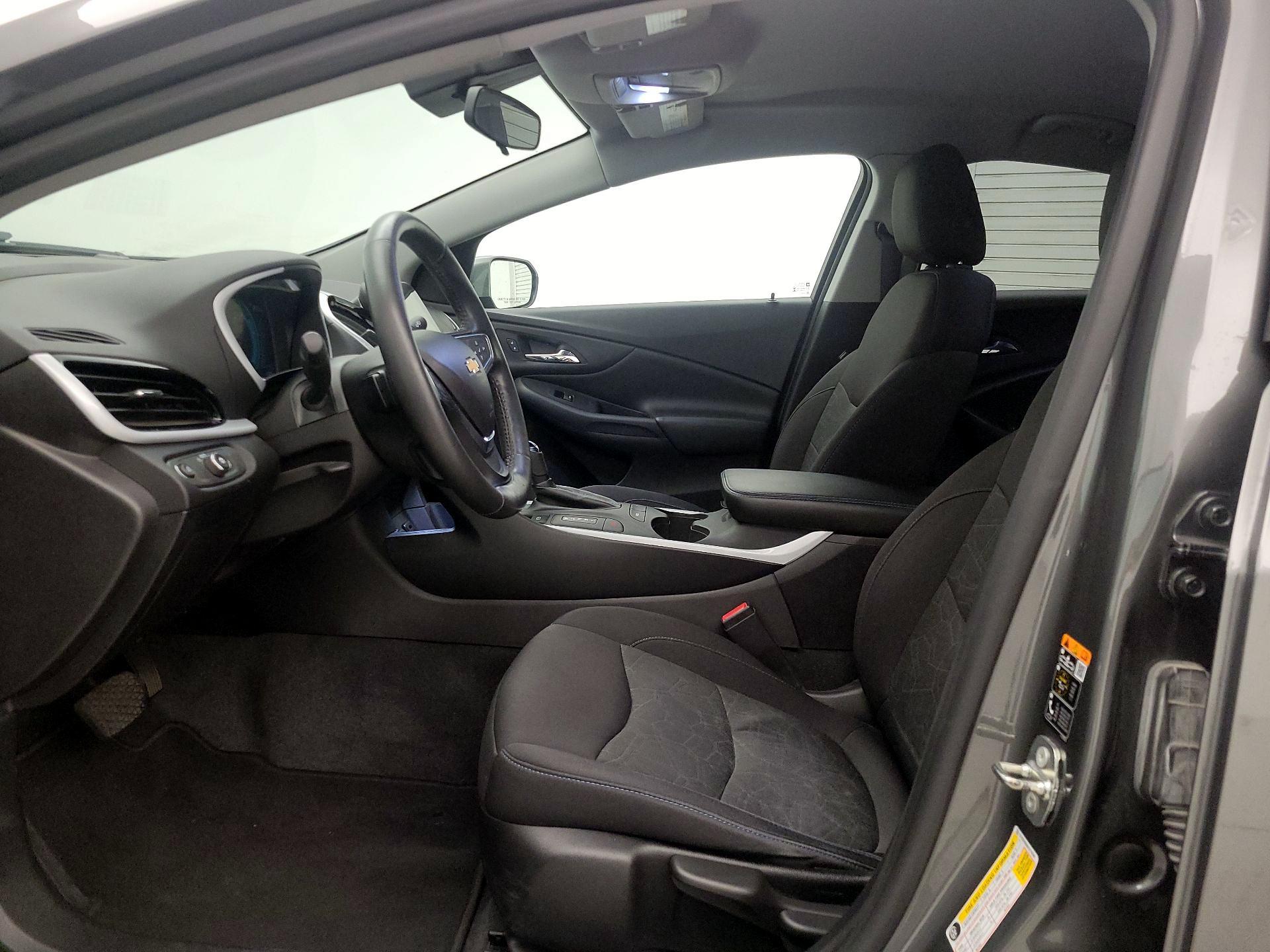 Thumbnail: 2017 Chevrolet Volt - 11