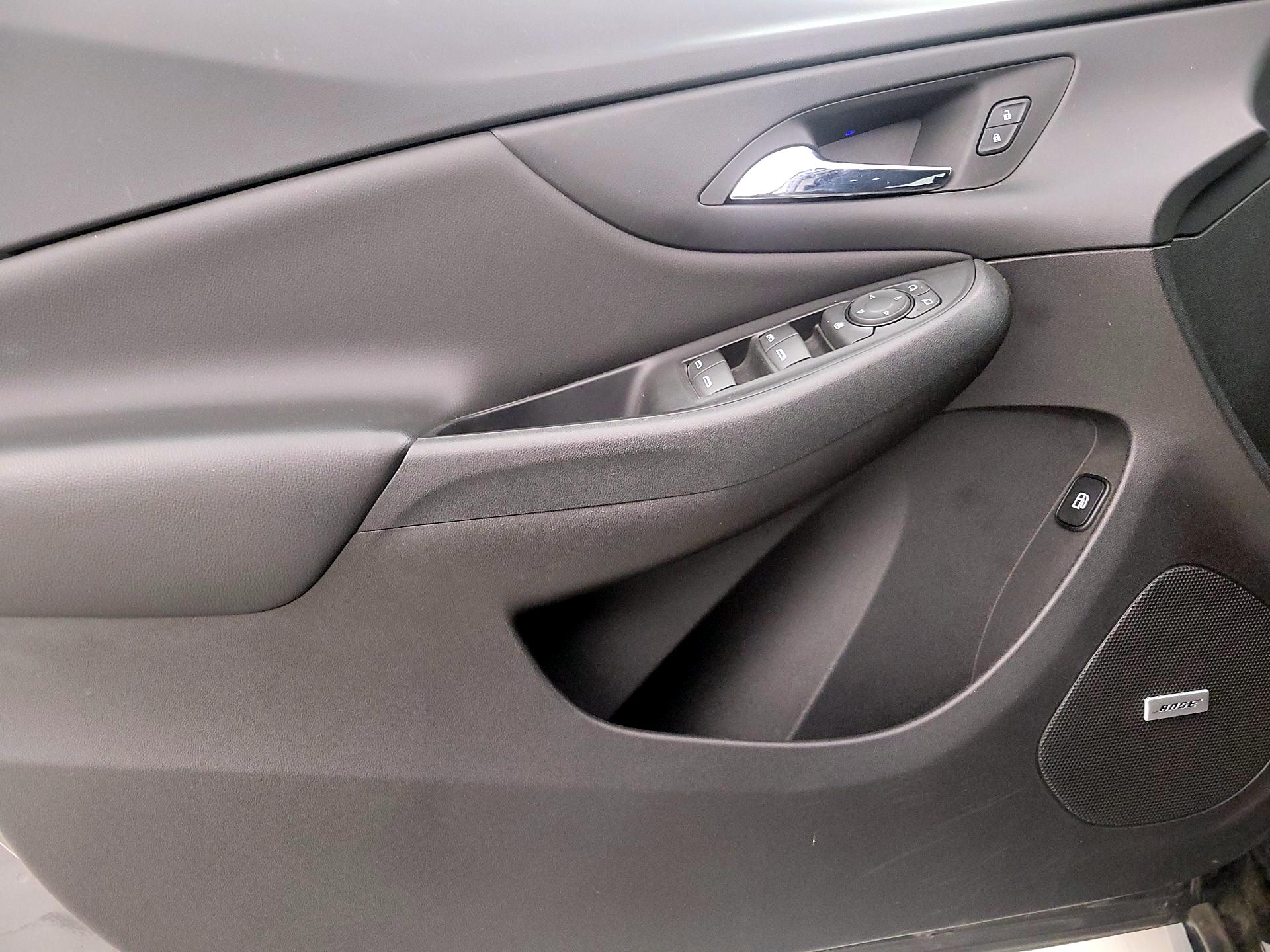 Thumbnail: 2017 Chevrolet Volt - 12
