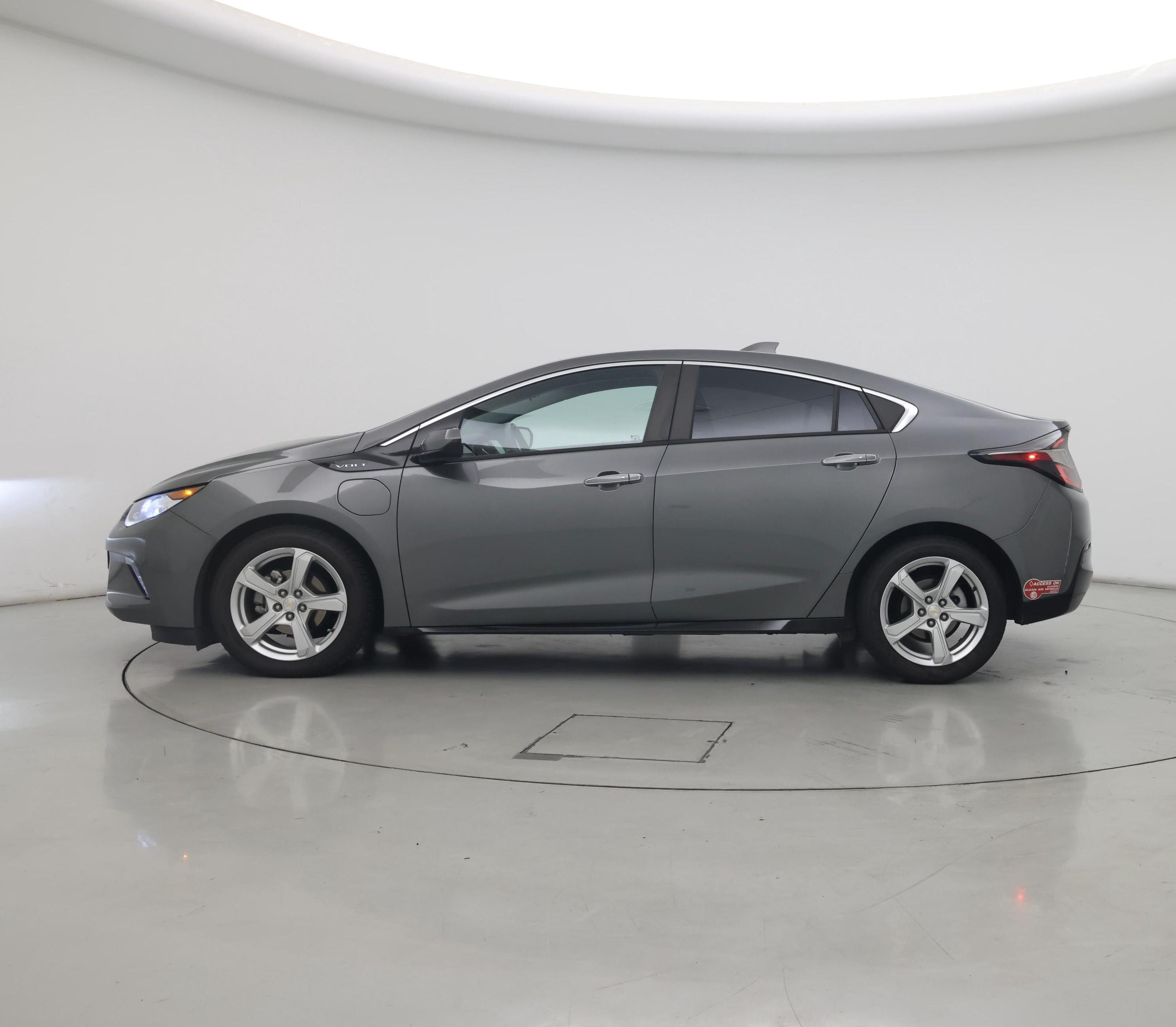 Thumbnail: 2017 Chevrolet Volt - 3