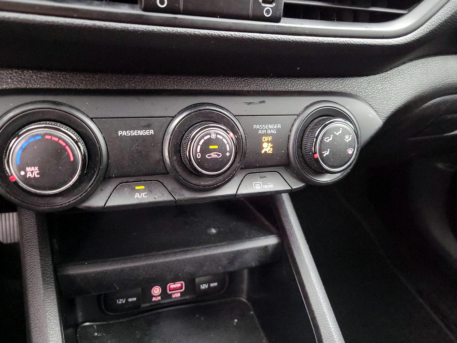 Thumbnail: 2020 Kia Forte - 16
