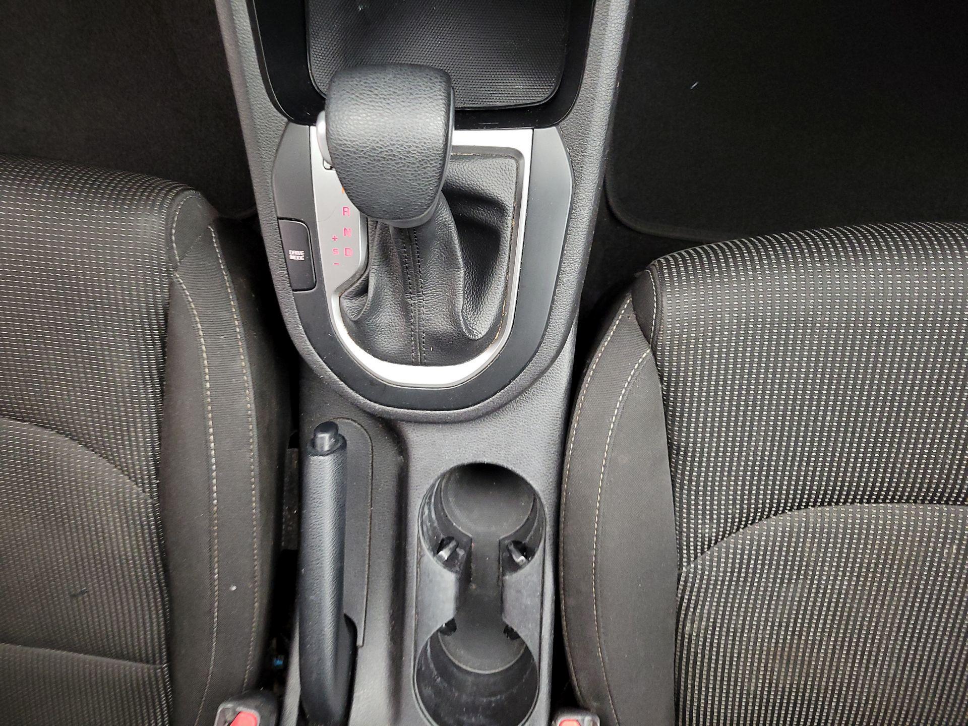 Thumbnail: 2020 Kia Forte - 17