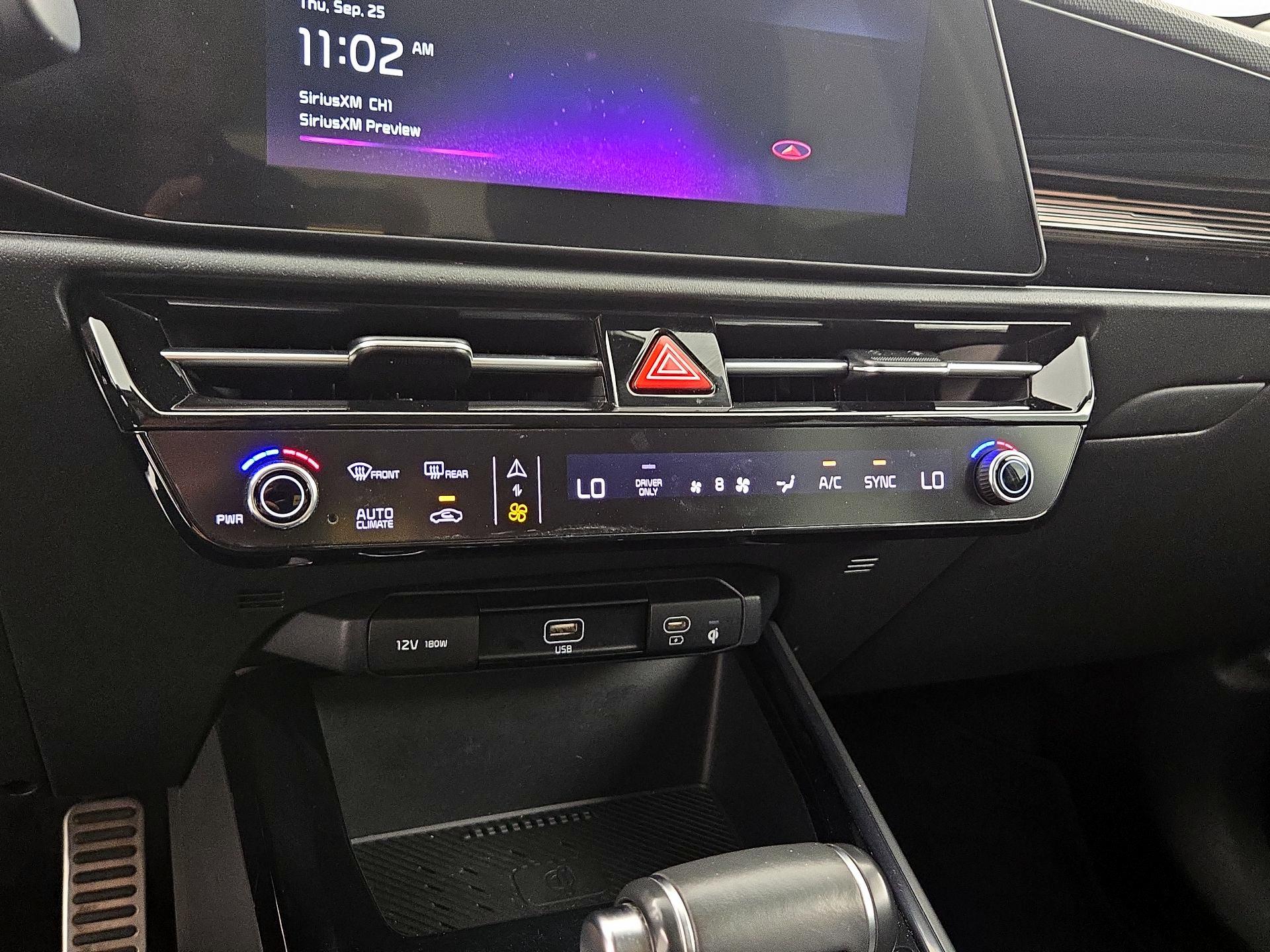 Thumbnail: 2023 Kia Niro - 17