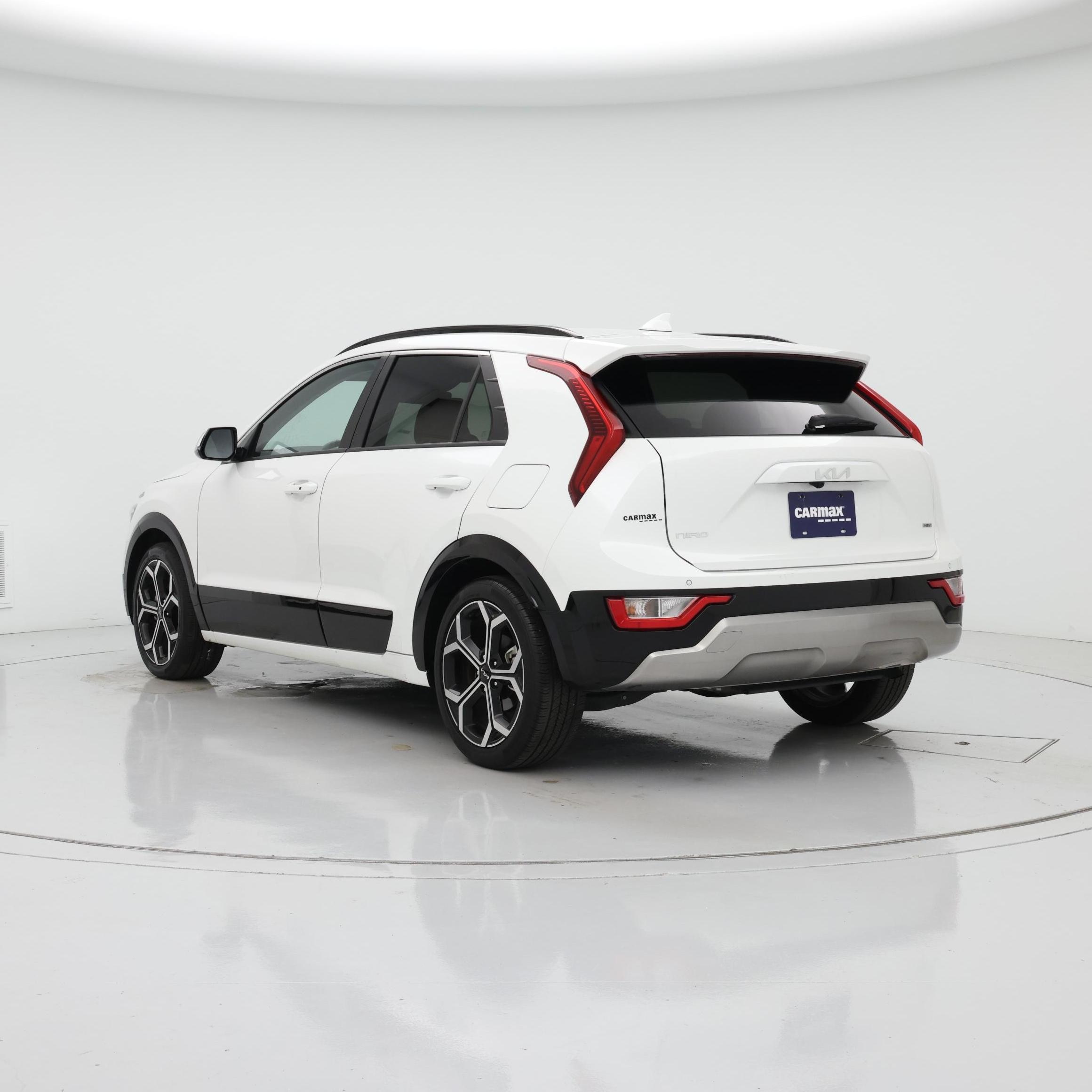 Thumbnail: 2023 Kia Niro - 2