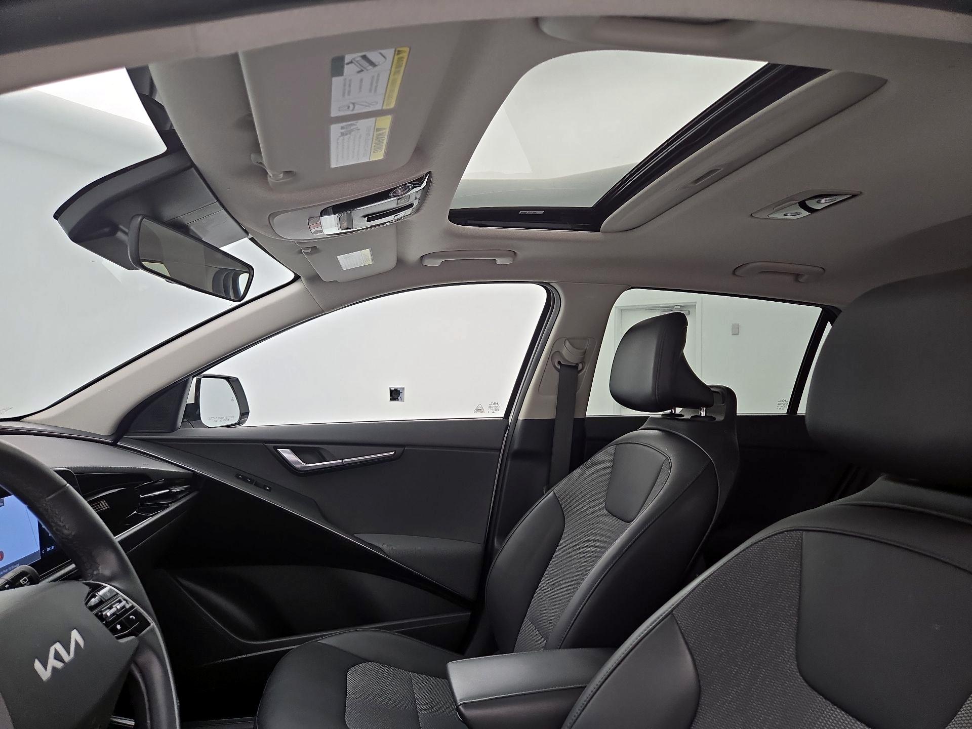 Thumbnail: 2023 Kia Niro - 20