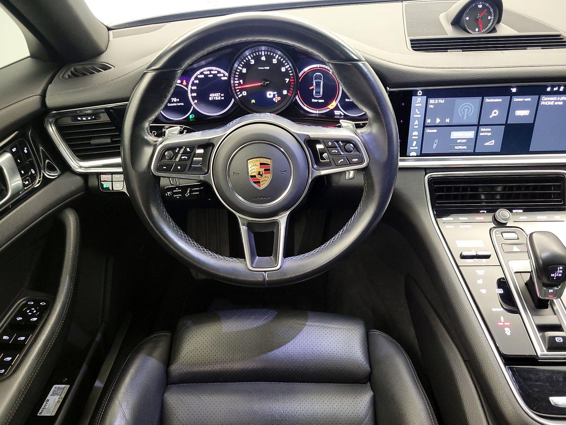 Thumbnail: 2017 Porsche Panamera - 10