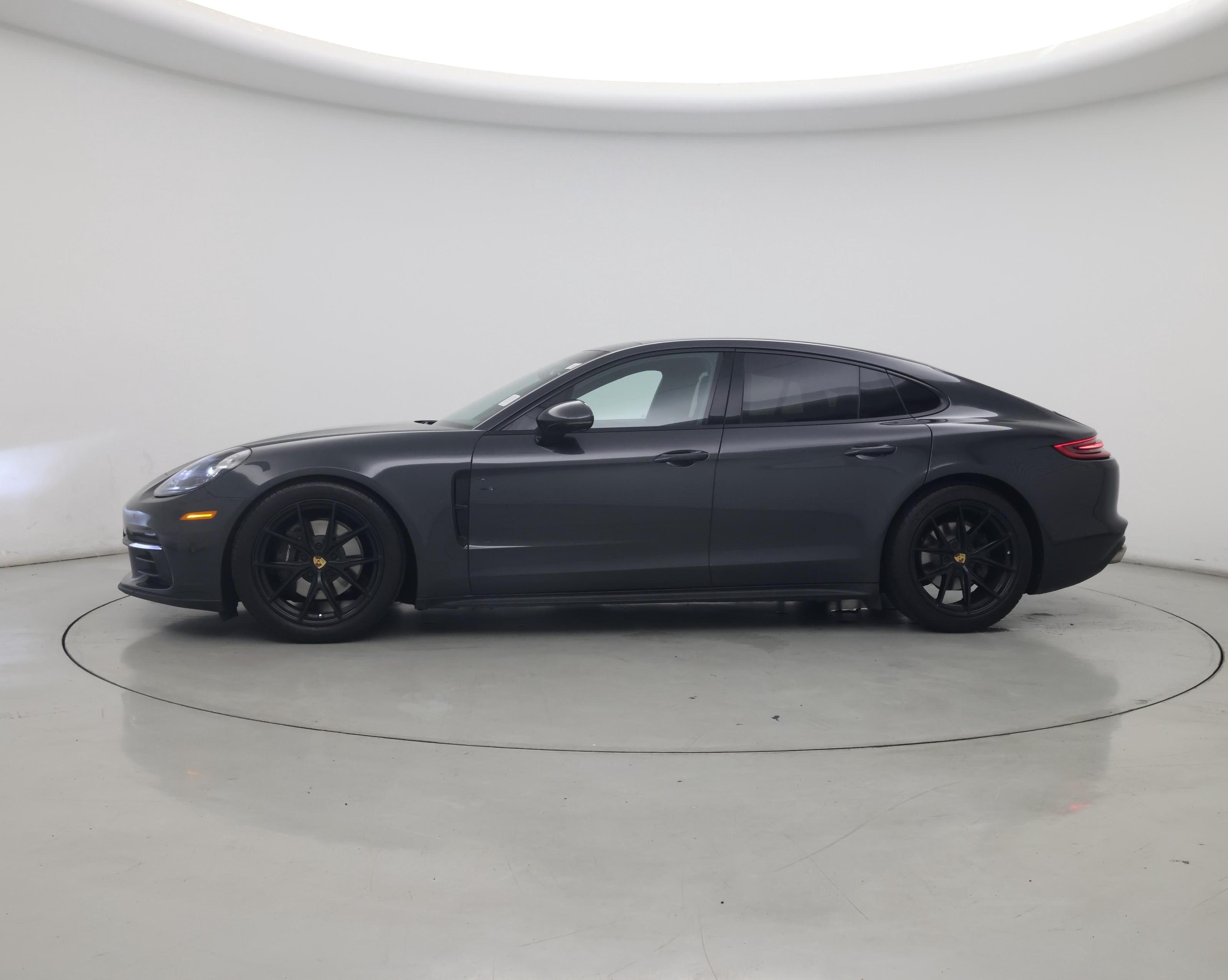 Thumbnail: 2017 Porsche Panamera - 3
