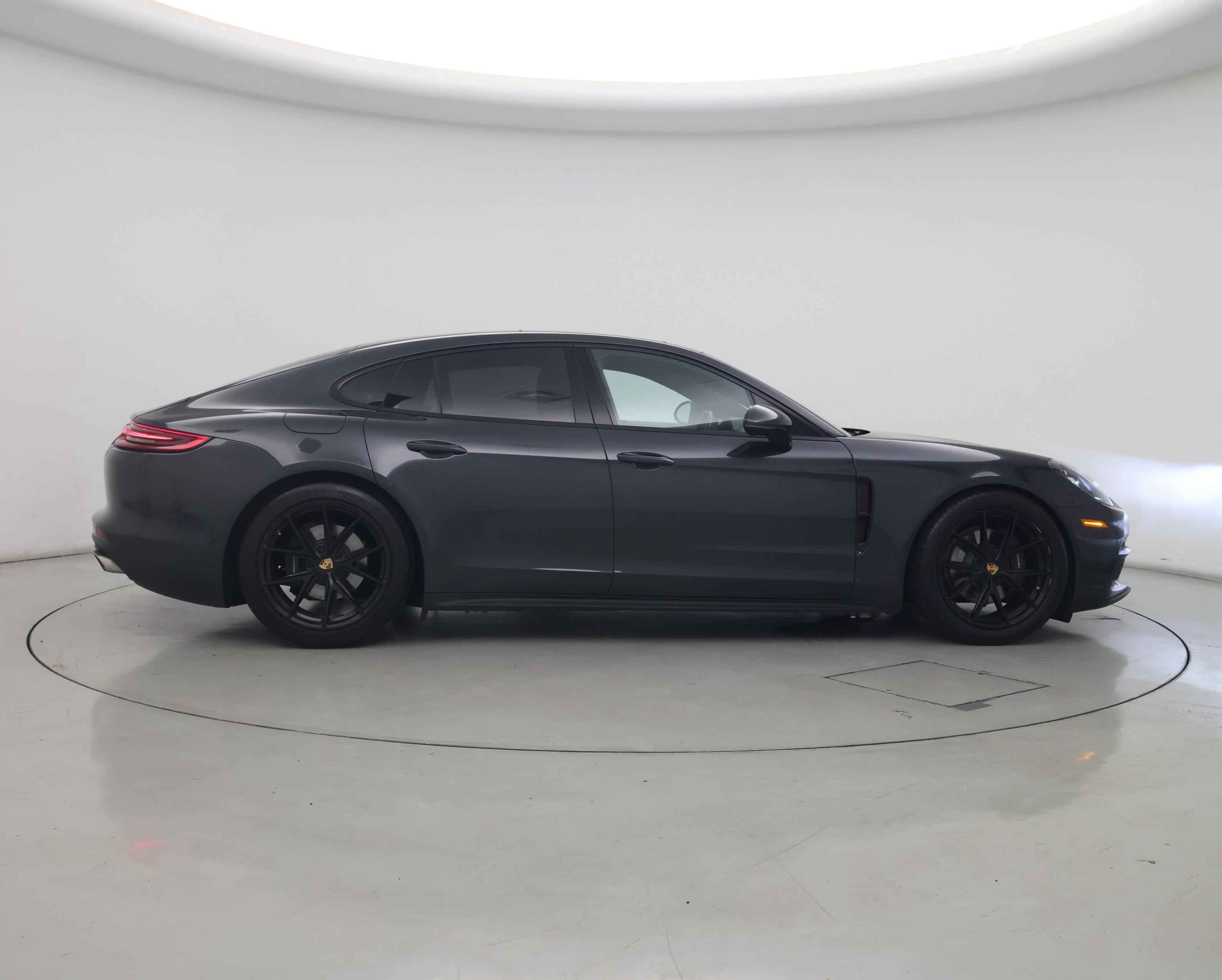 Thumbnail: 2017 Porsche Panamera - 7