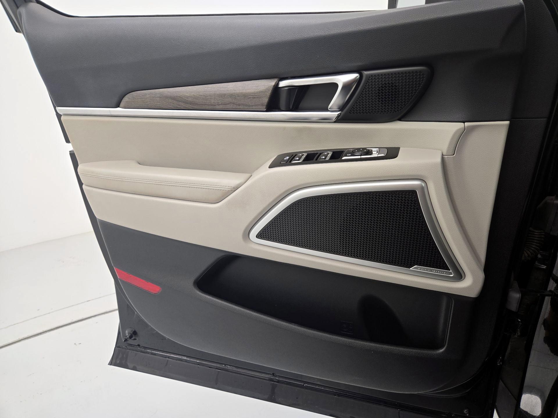 Thumbnail: 2020 Kia Telluride - 12