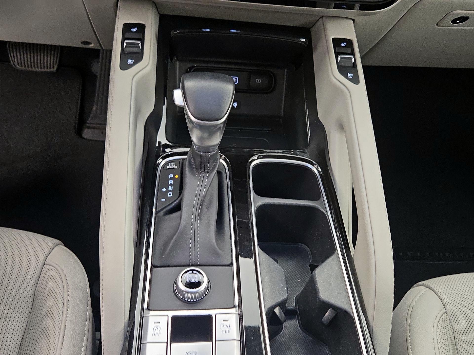Thumbnail: 2020 Kia Telluride - 18