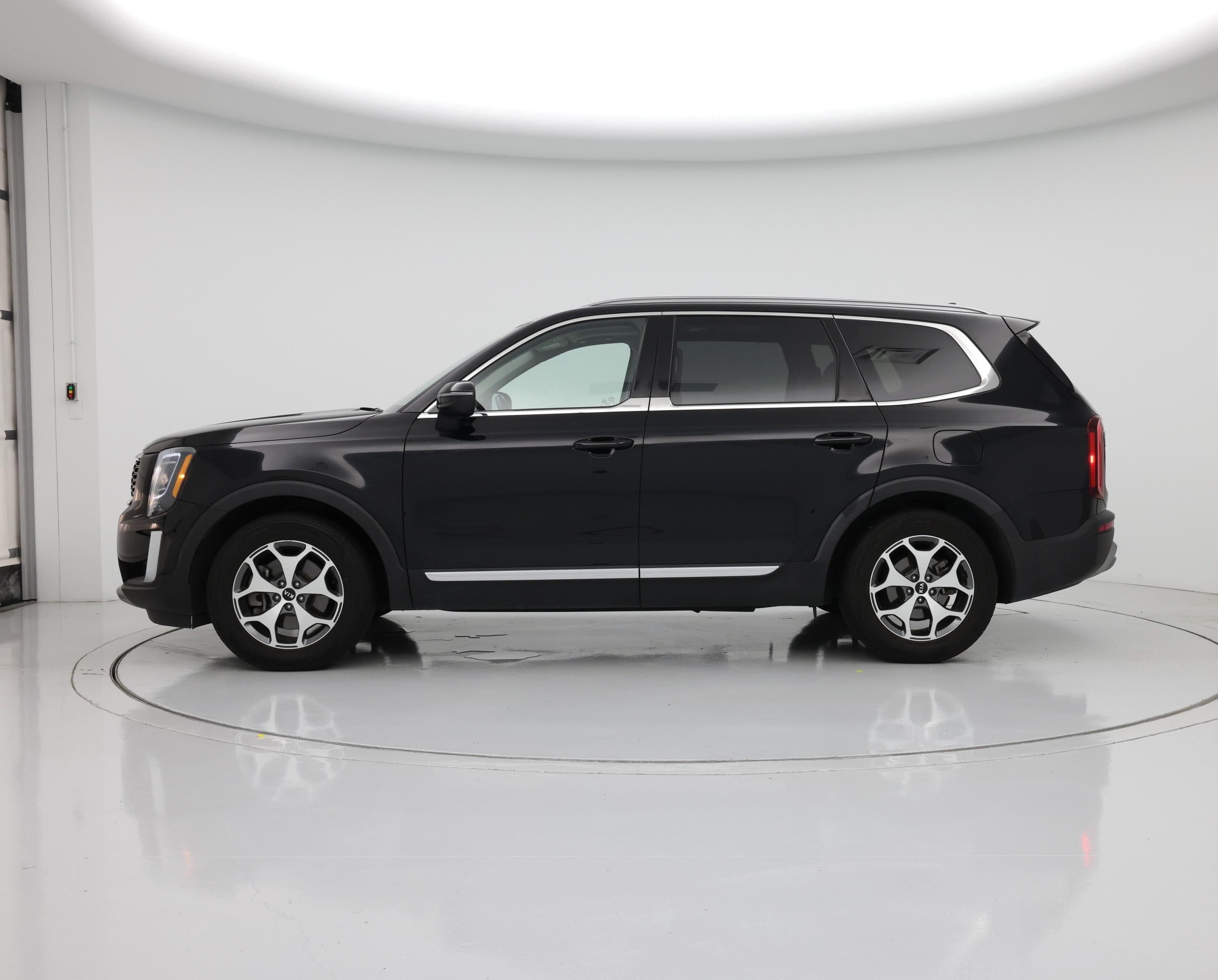 Thumbnail: 2020 Kia Telluride - 3