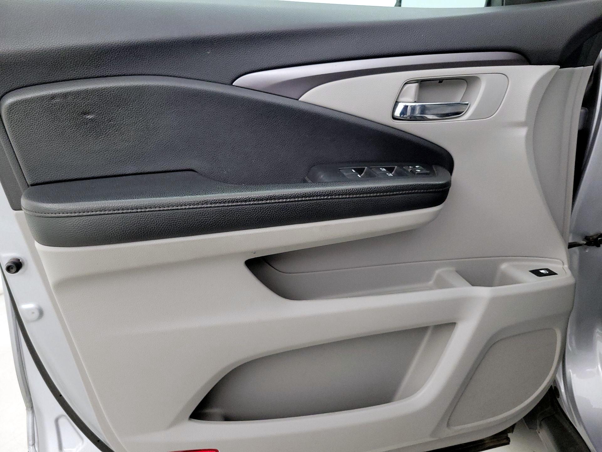 Thumbnail: 2021 Honda Pilot - 12