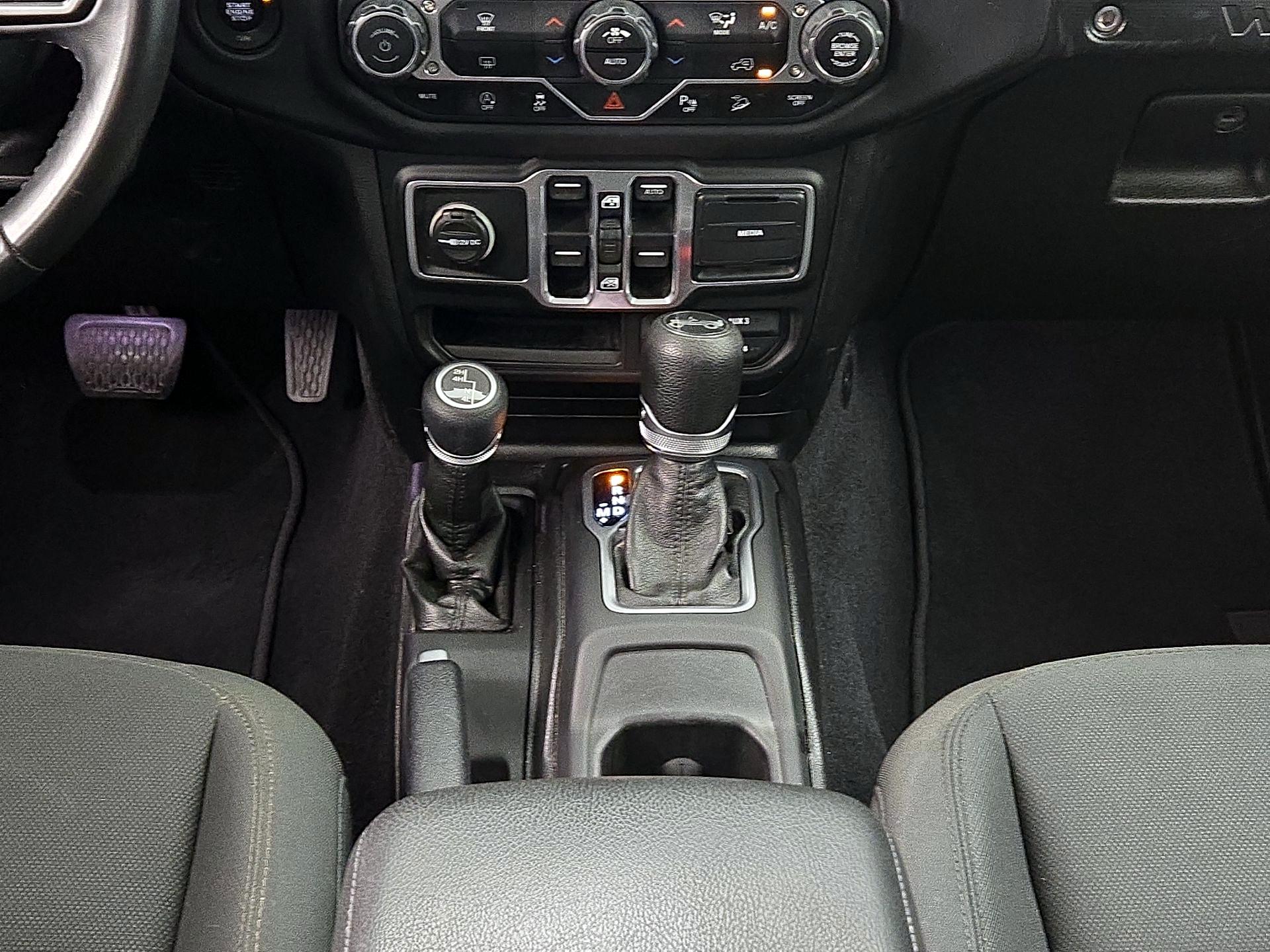 Thumbnail: 2018 Jeep Wrangler - 17