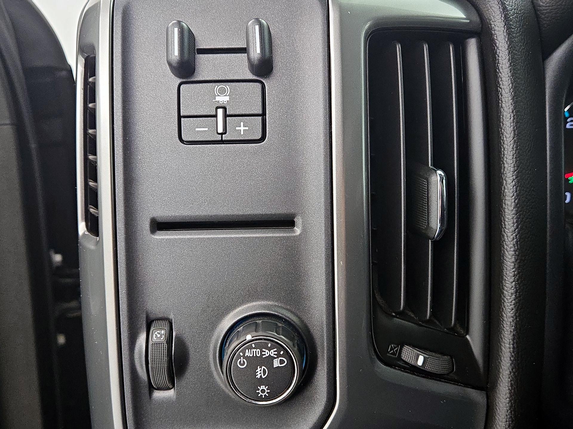 Thumbnail: 2016 Chevrolet Silverado 1500 - 13