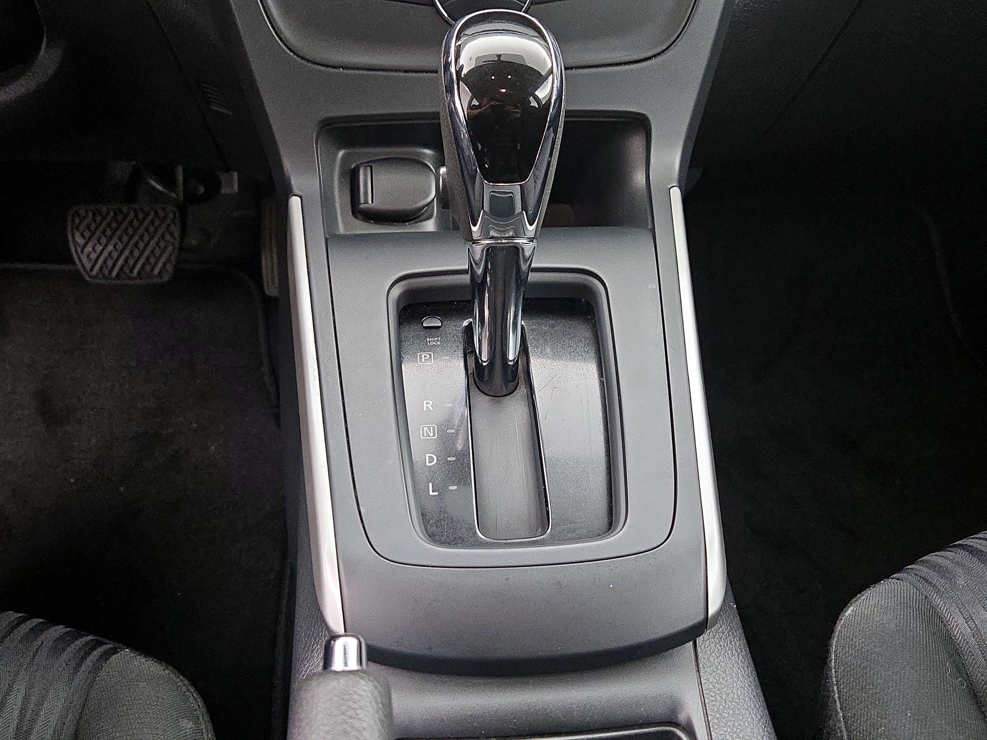 Thumbnail: 2019 Nissan Sentra - 17
