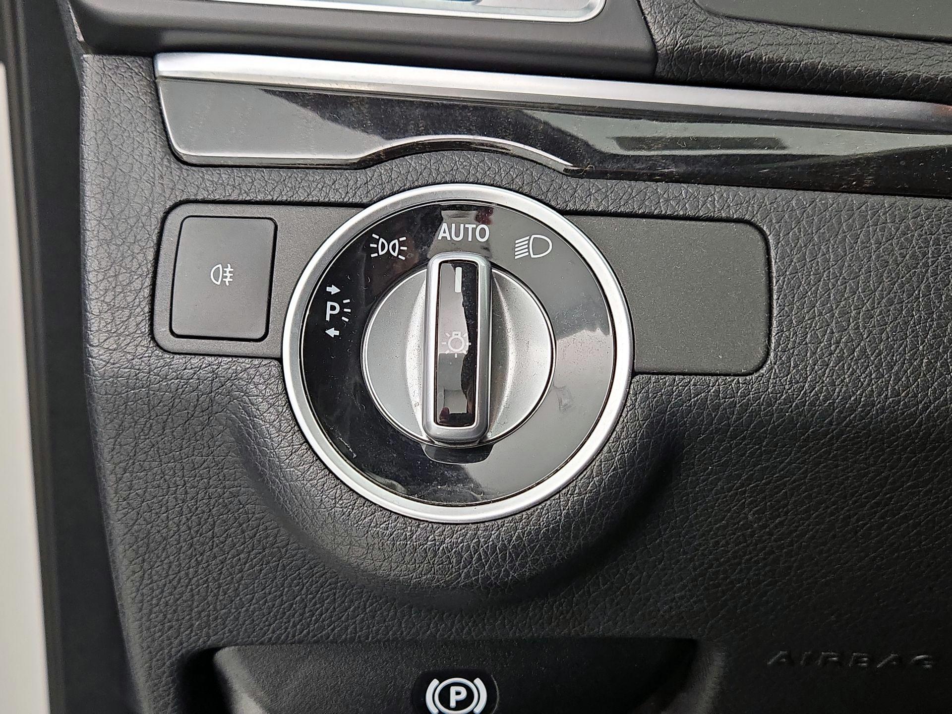 Thumbnail: 2016 Mercedes-Benz E-Class - 13
