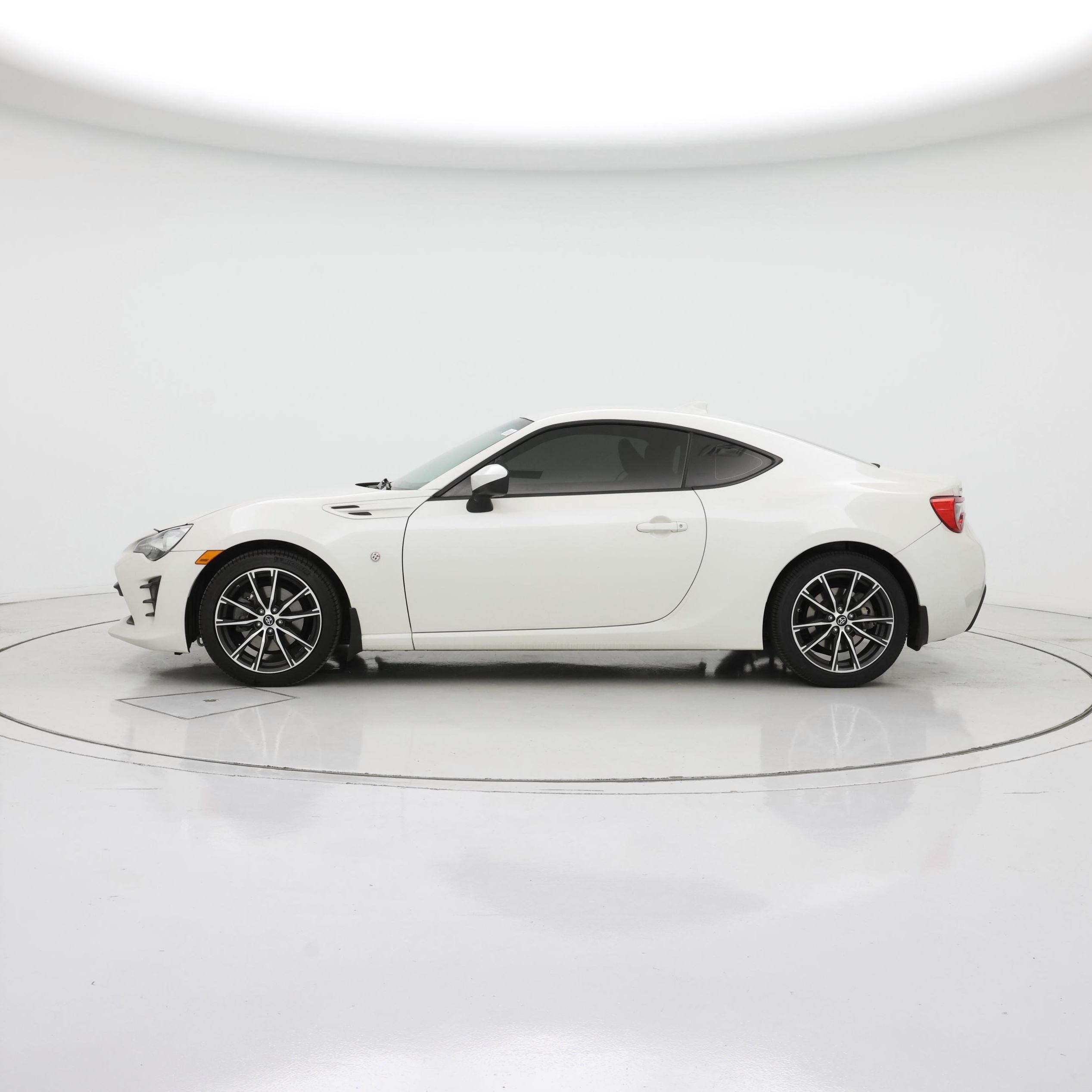 Thumbnail: 2017 Toyota 86 - 3