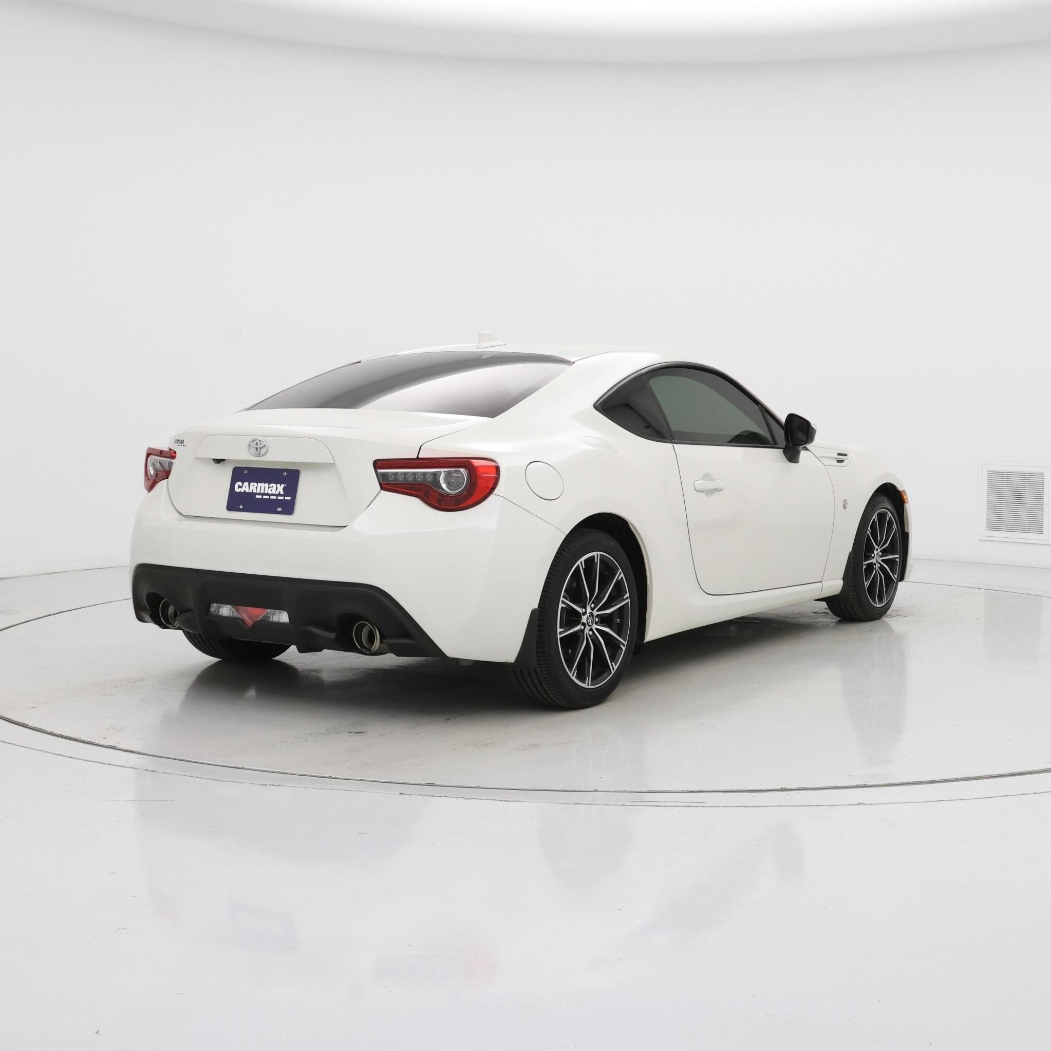 Thumbnail: 2017 Toyota 86 - 8