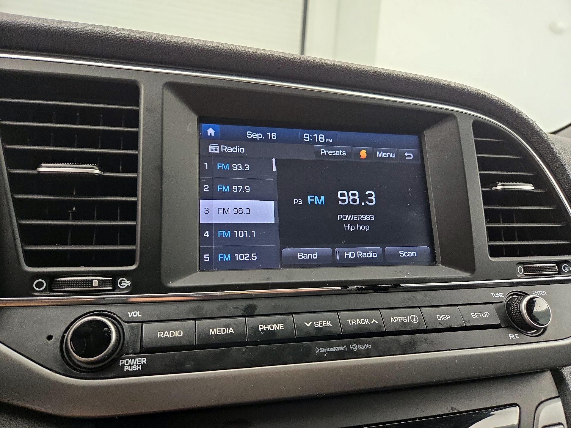 Thumbnail: 2018 Hyundai Elantra - 15