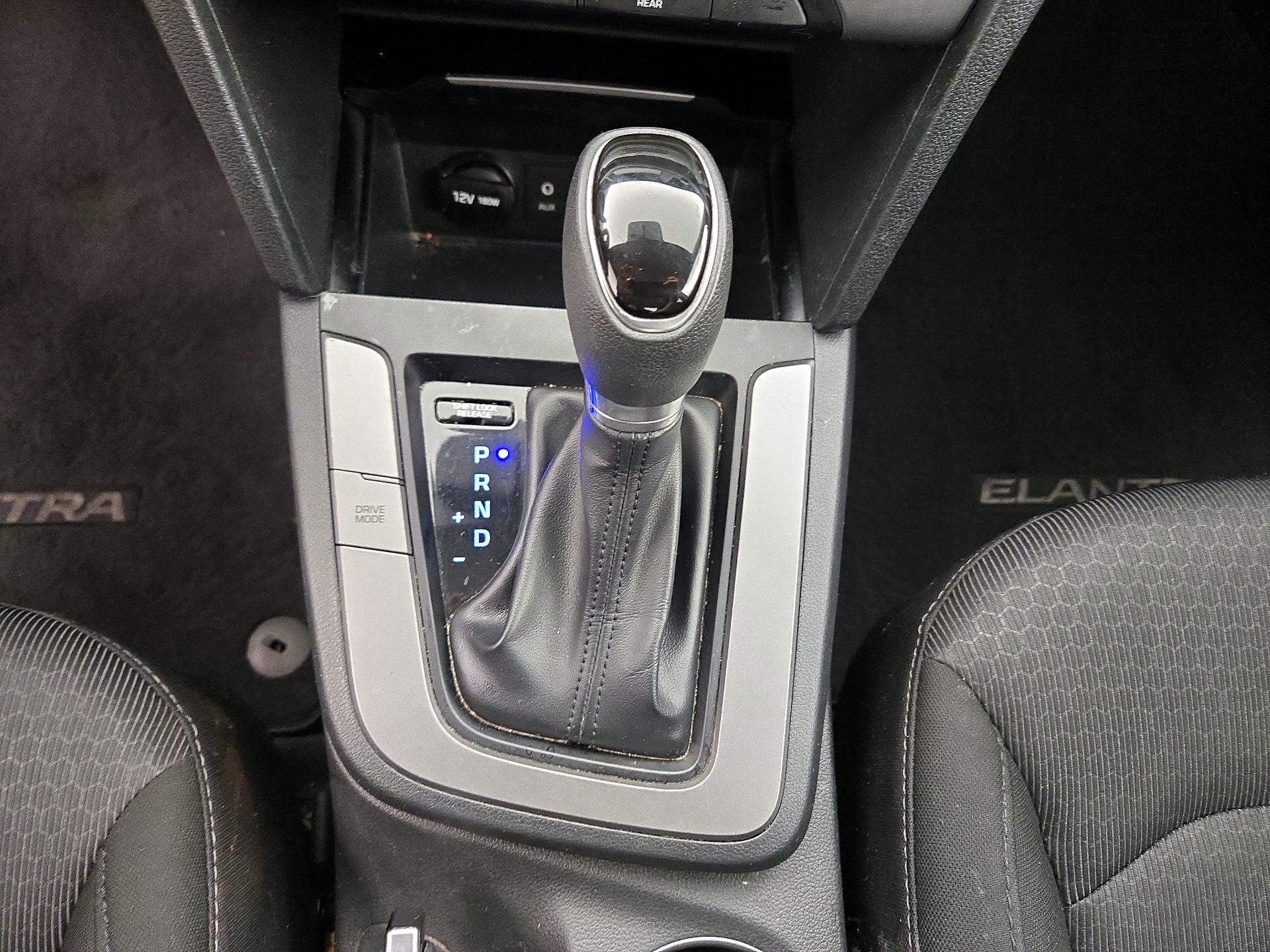 Thumbnail: 2018 Hyundai Elantra - 17