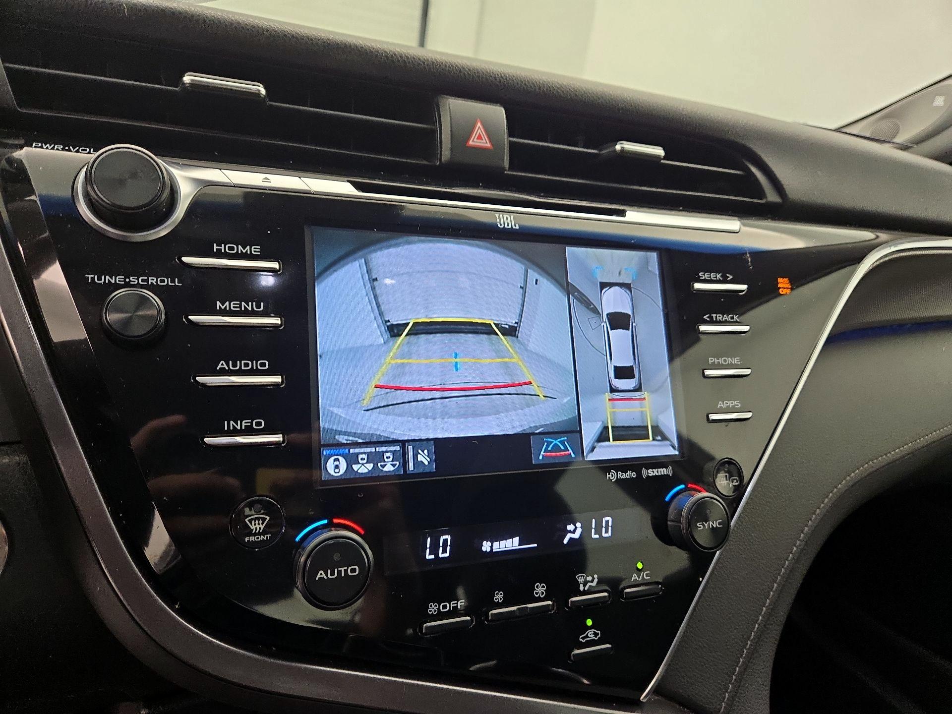 Thumbnail: 2018 Toyota Camry - 14