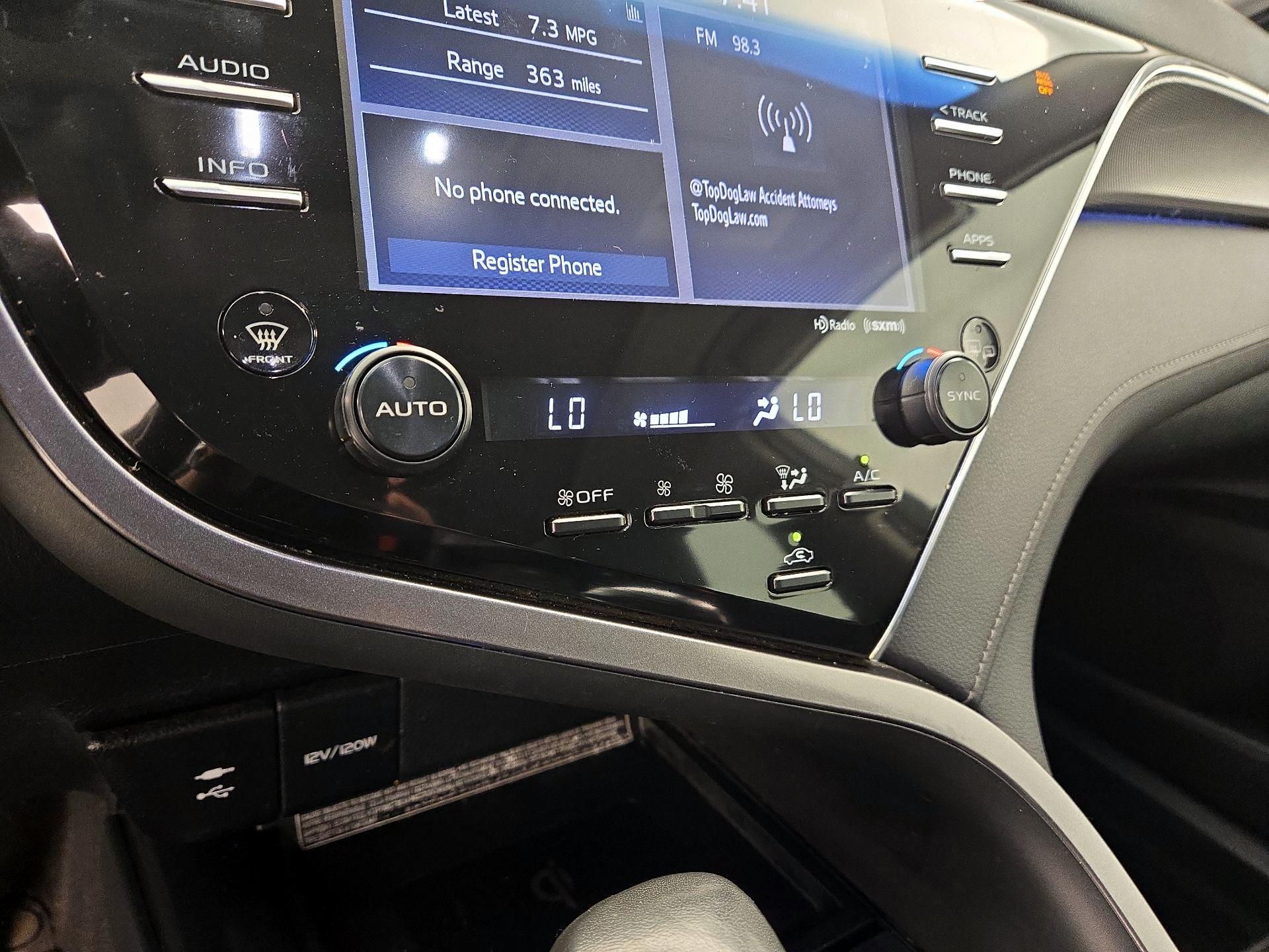 Thumbnail: 2018 Toyota Camry - 16