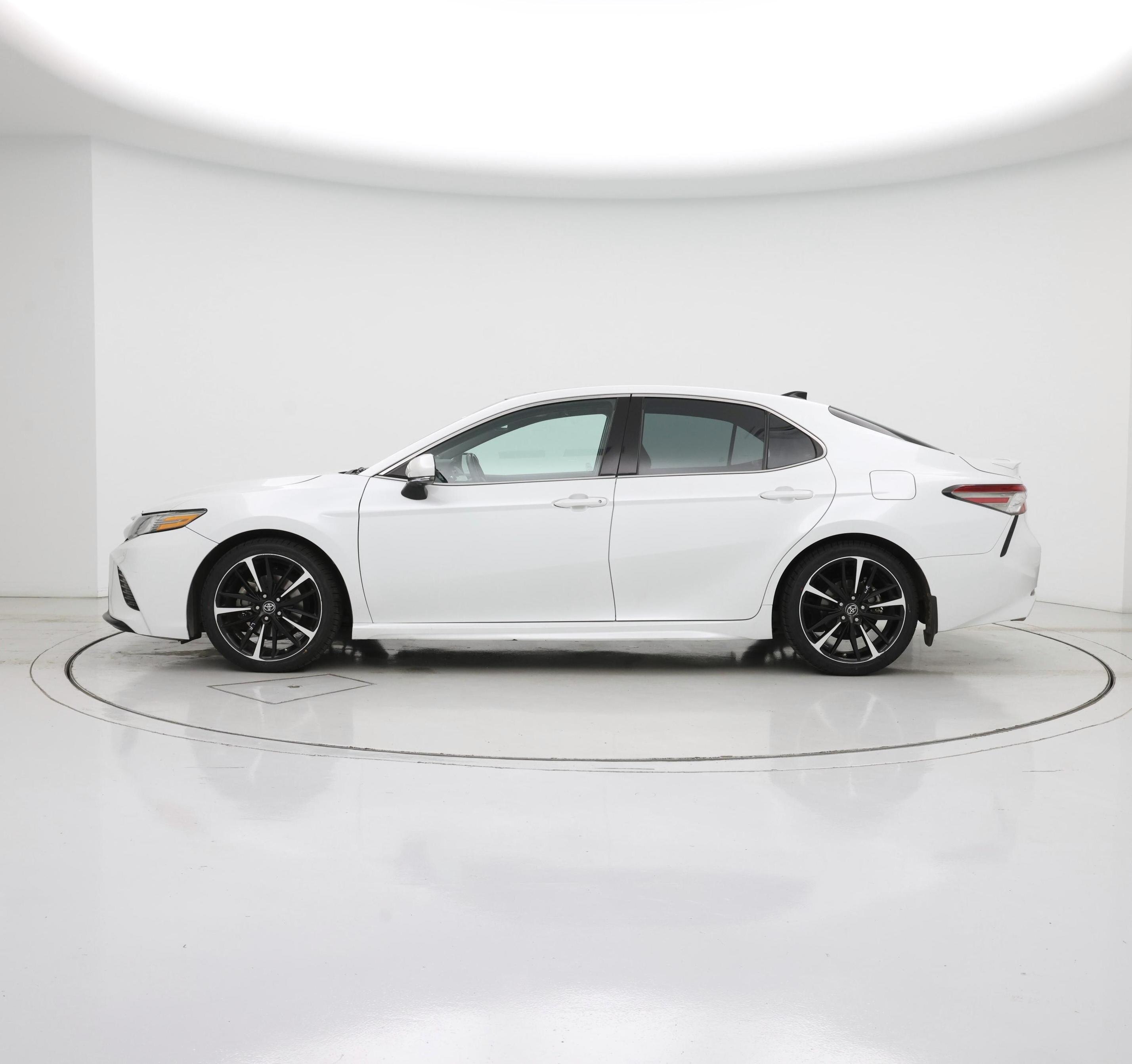 Thumbnail: 2018 Toyota Camry - 3