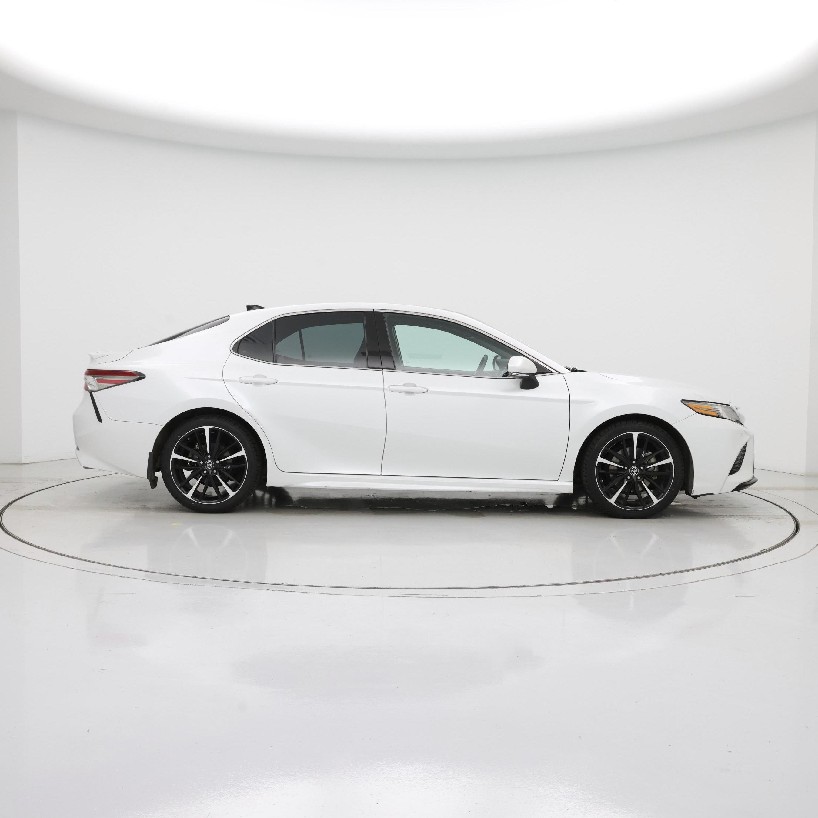 Thumbnail: 2018 Toyota Camry - 7