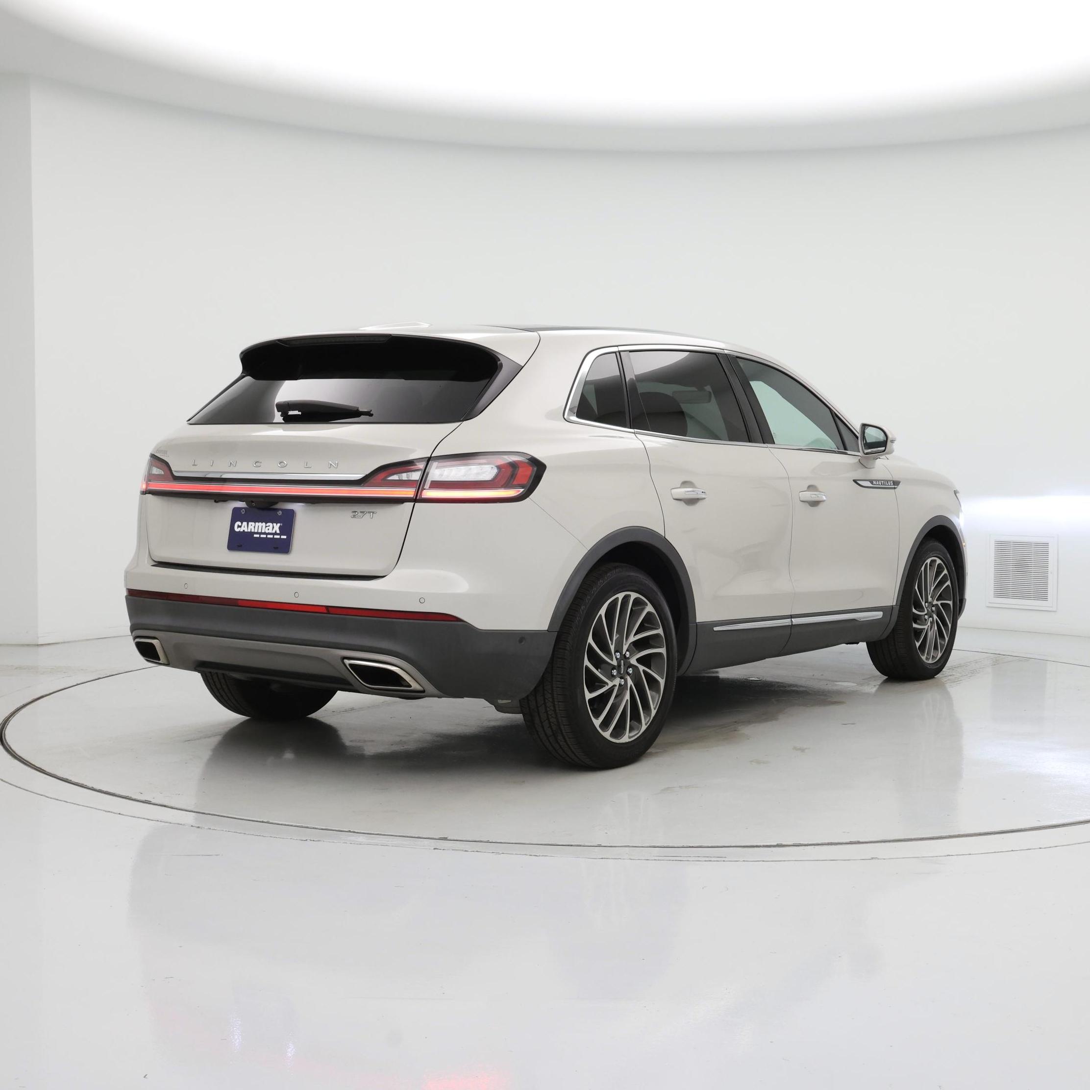 Thumbnail: 2019 Lincoln Nautilus - 8