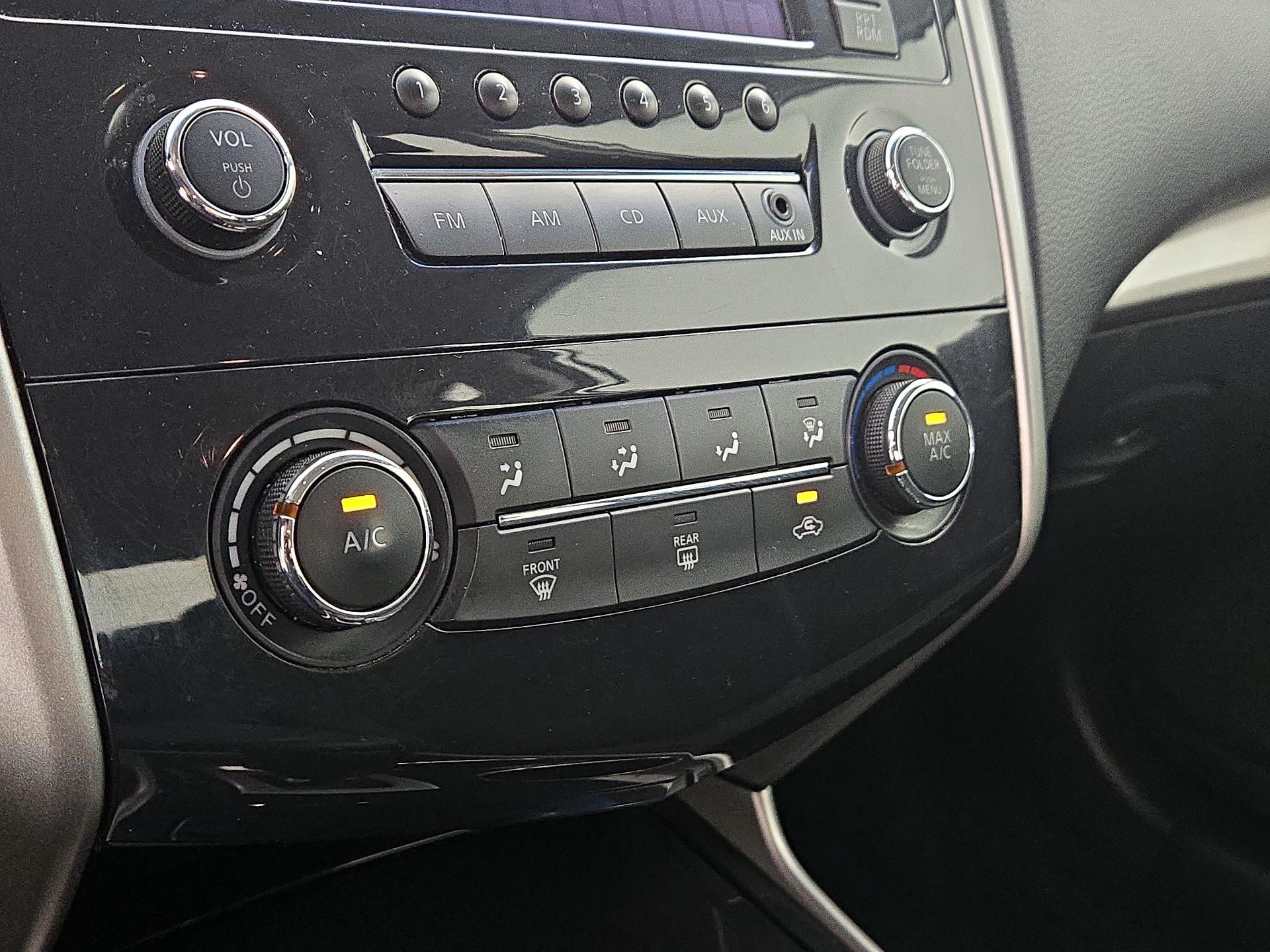 Thumbnail: 2014 Nissan Altima - 15