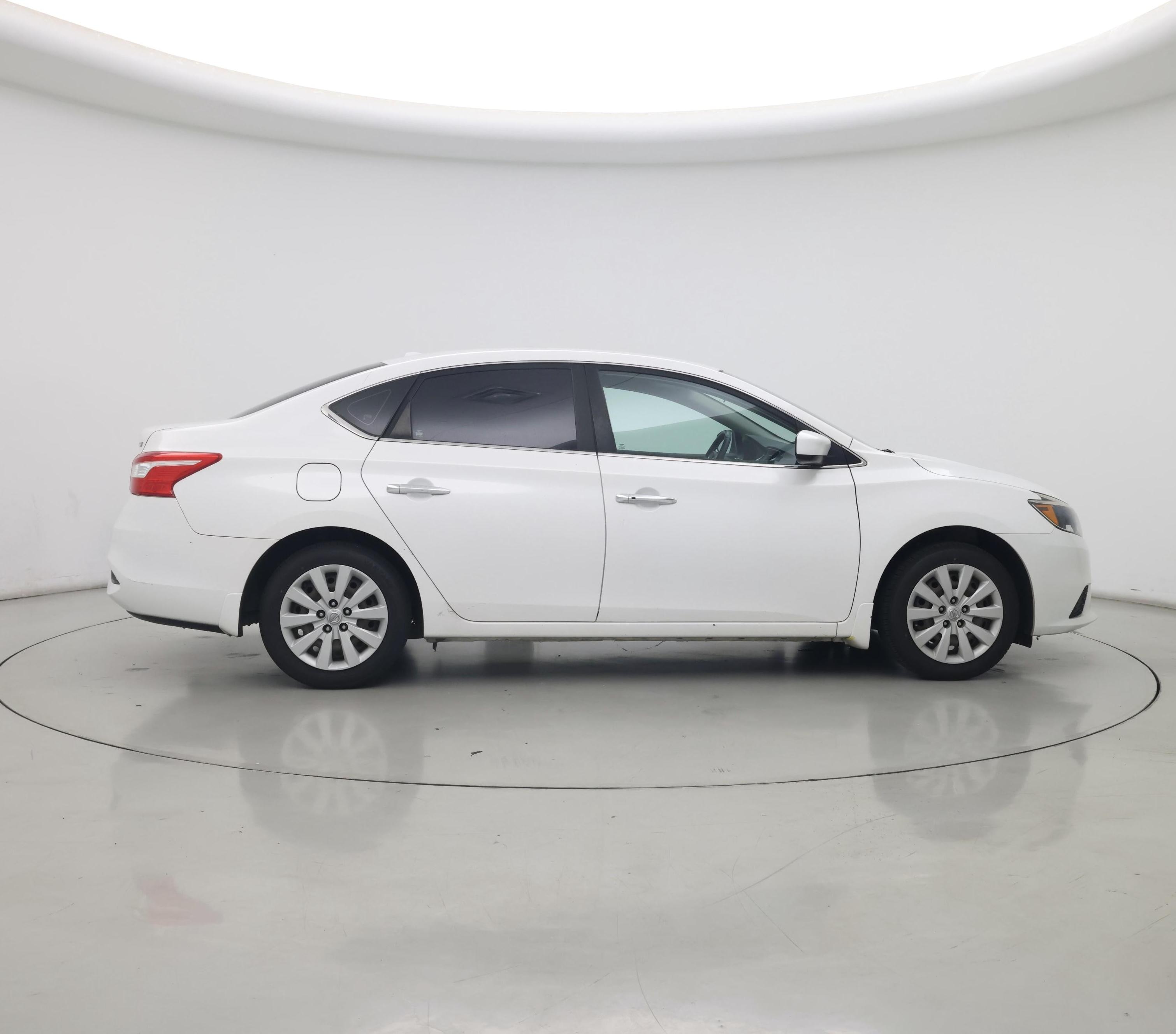 Thumbnail: 2017 Nissan Sentra - 7