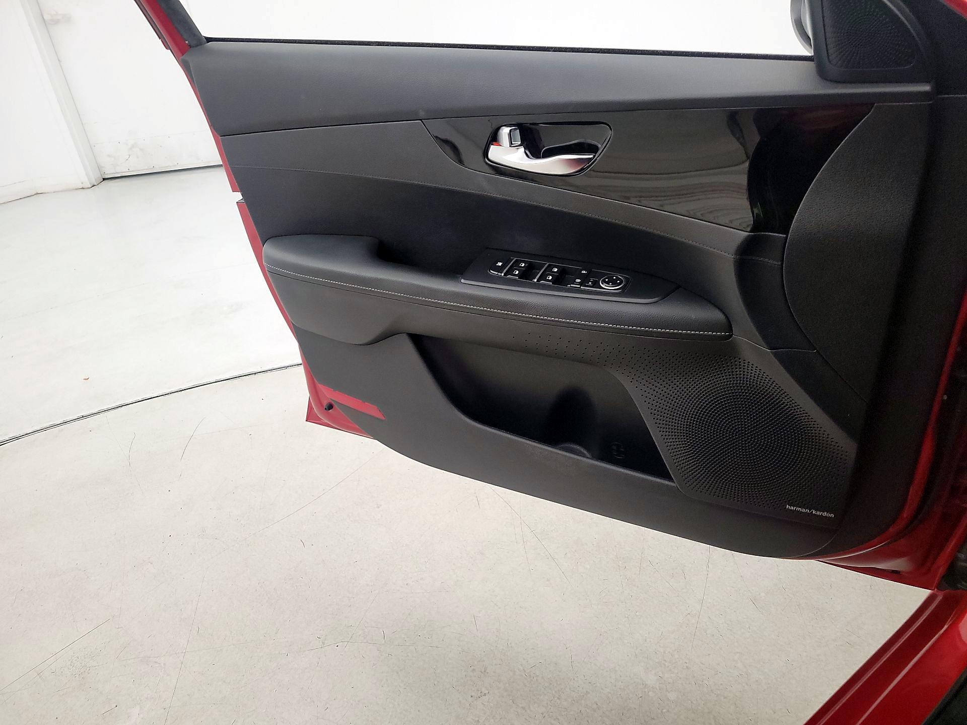 Thumbnail: 2021 Kia Forte - 12