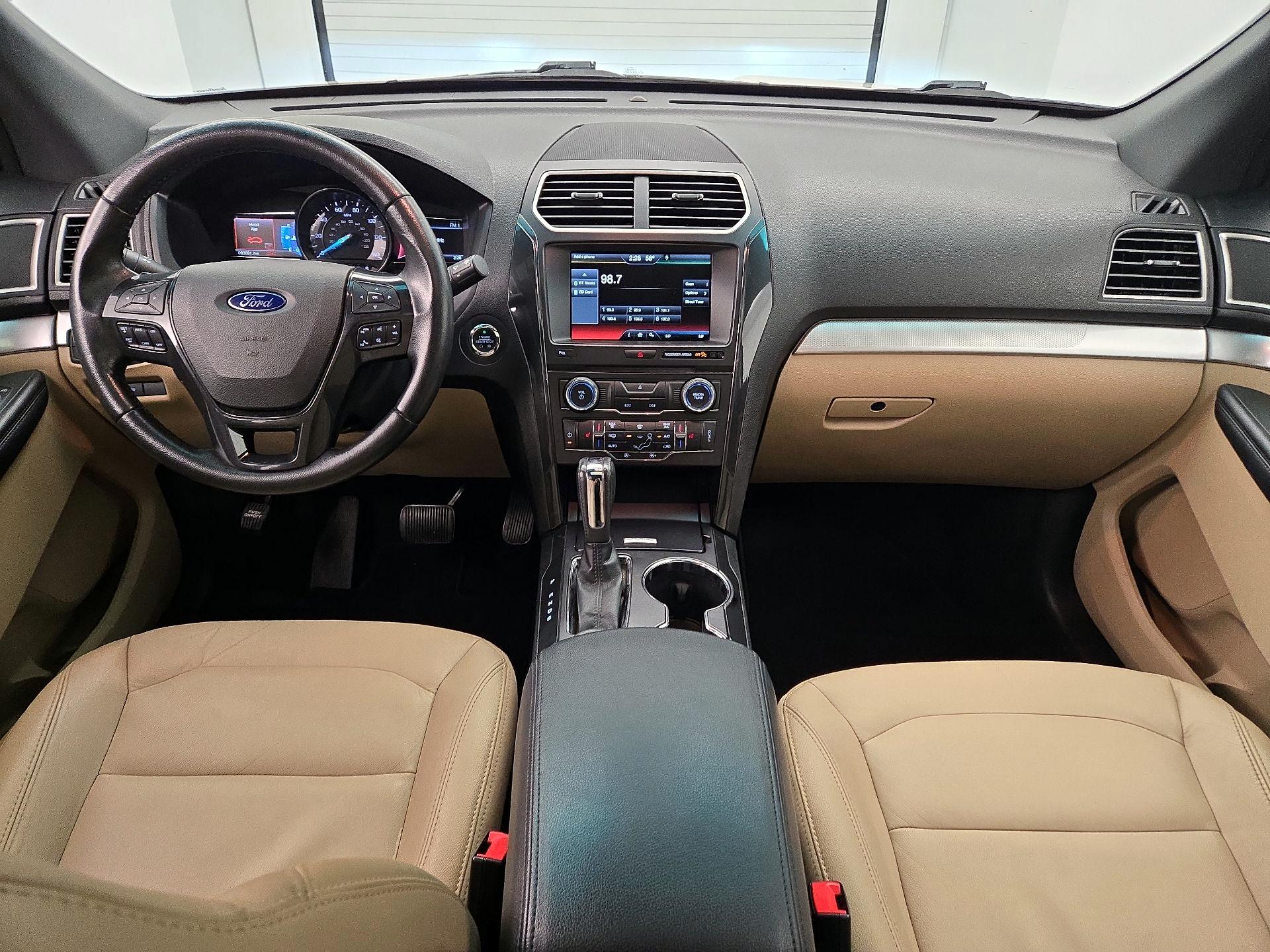 Thumbnail: 2016 Ford Explorer - 9