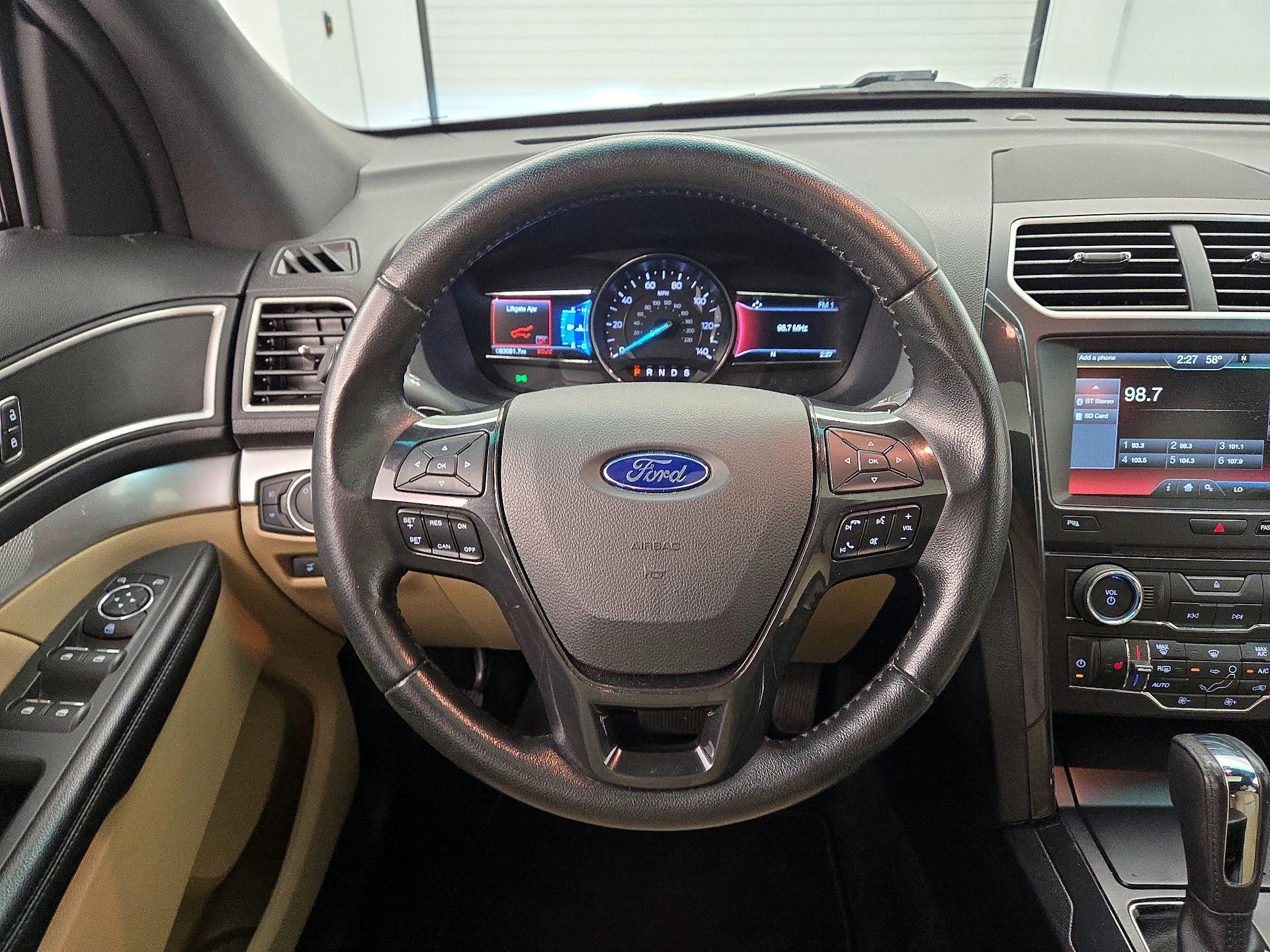 Thumbnail: 2016 Ford Explorer - 10