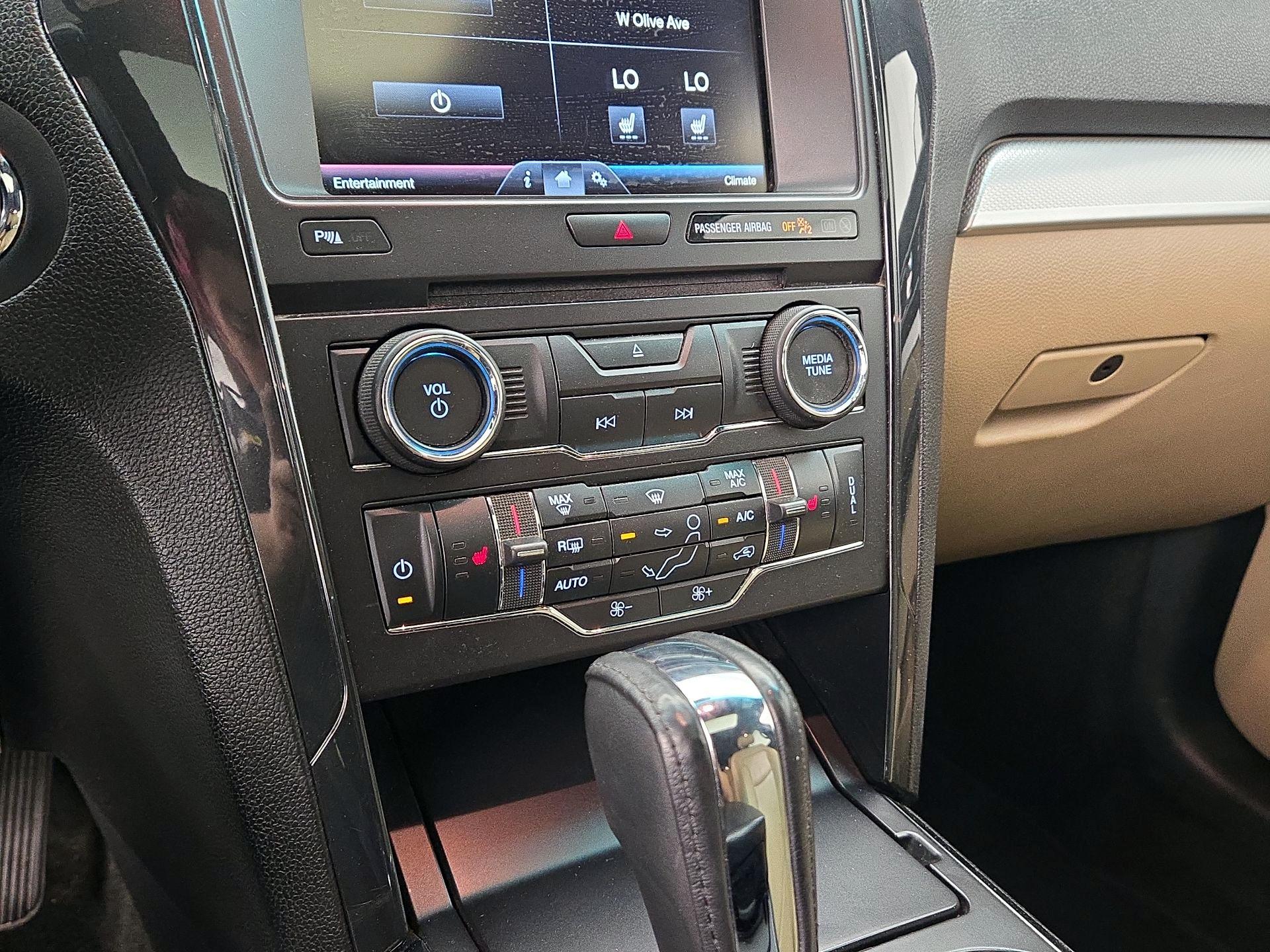 Thumbnail: 2016 Ford Explorer - 16