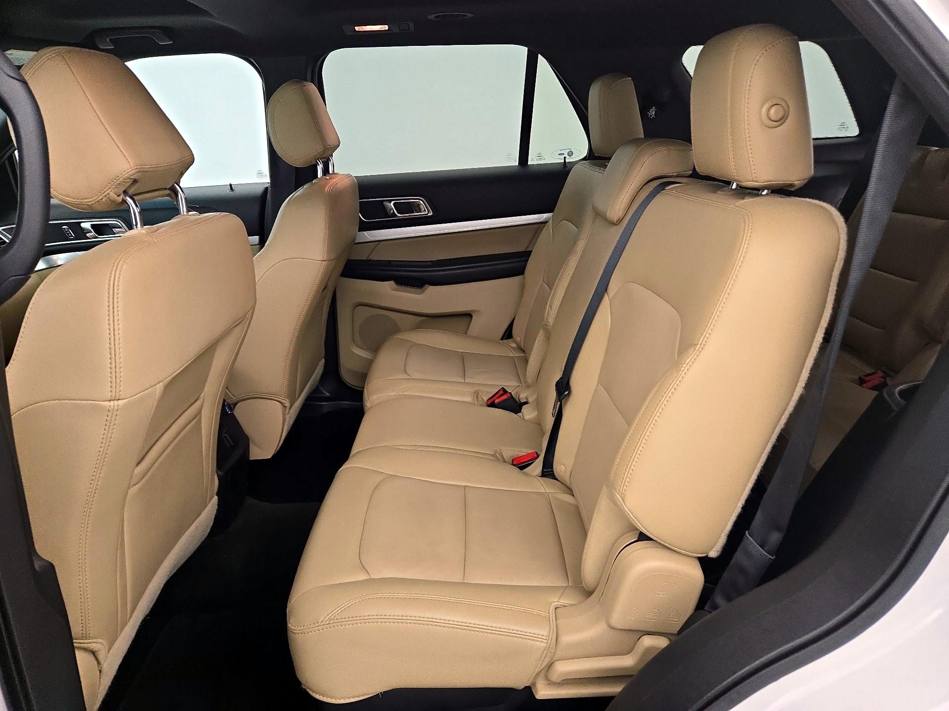 Thumbnail: 2016 Ford Explorer - 20