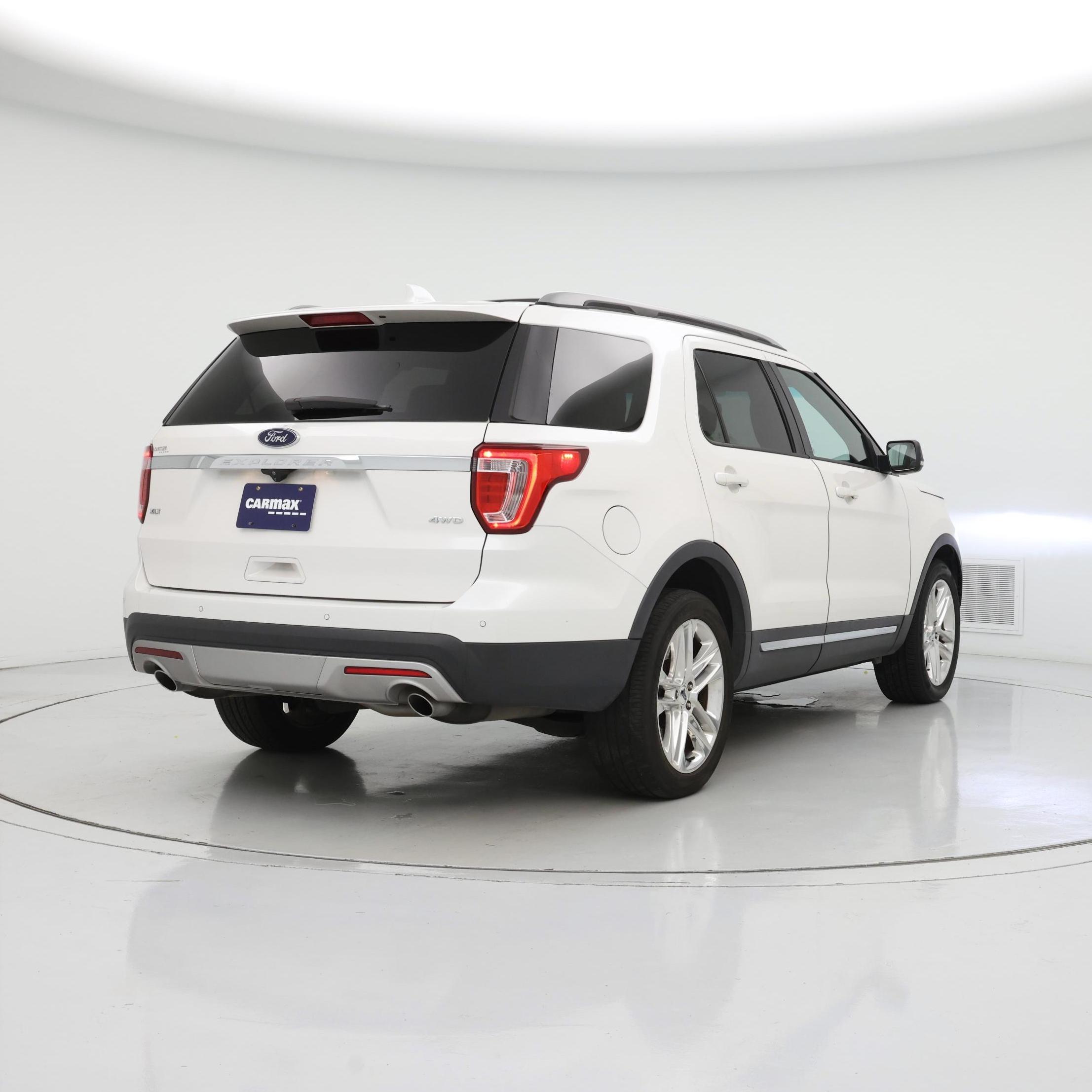 Thumbnail: 2016 Ford Explorer - 8