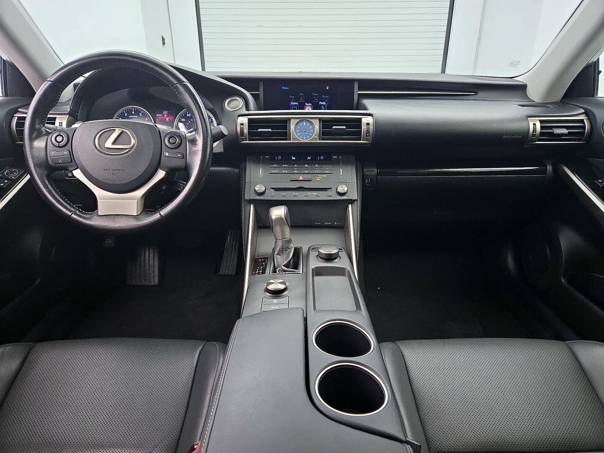 Thumbnail: 2016 Lexus IS - 9